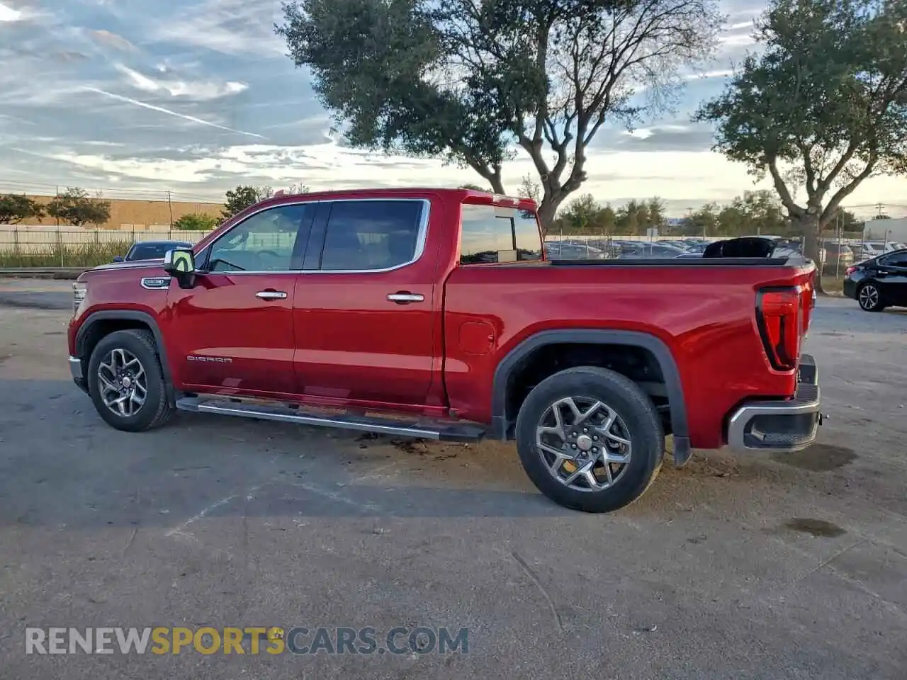 2 fotografías del automóvil dañado 3GTPHDED6RG439125 GMC SIERRA 2024