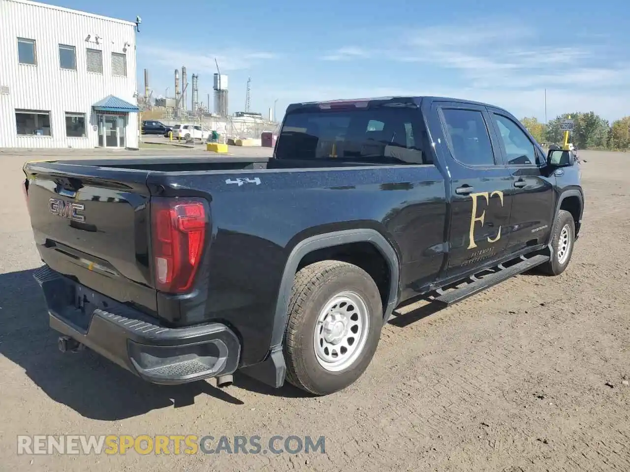 3 Photograph of a damaged car 3GTPUAEKXRG387717 GMC SIERRA 2024