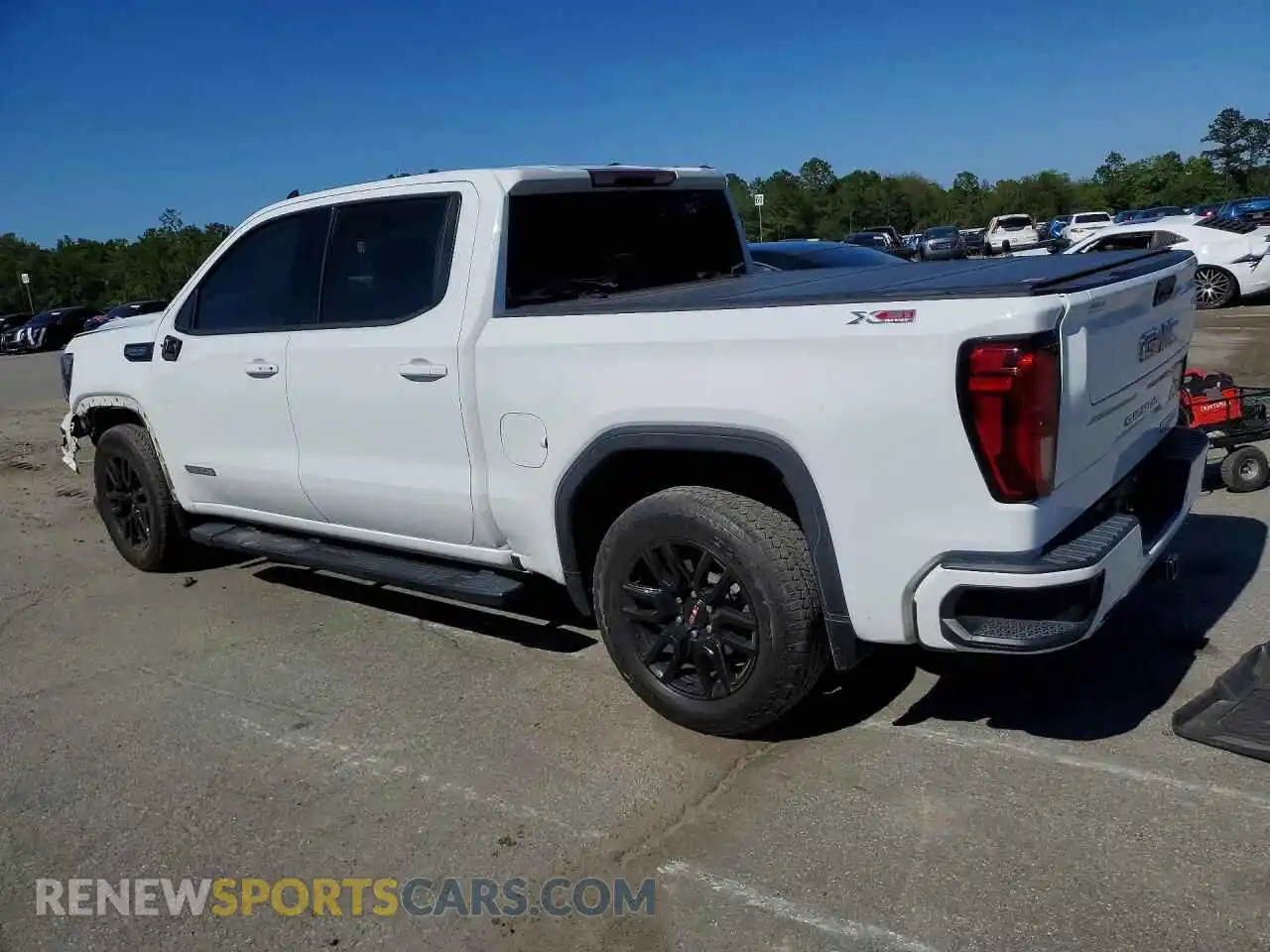 2 Photograph of a damaged car 3GTUUCED0RG104032 GMC SIERRA 2024