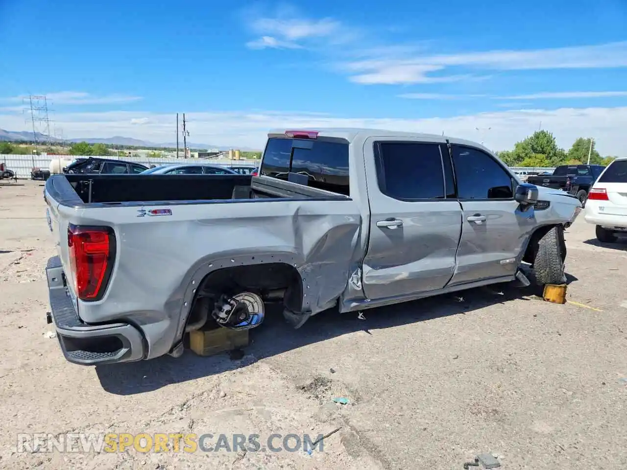 3 Фотография поврежденного автомобиля 3GTUUCED1RG427389 GMC SIERRA 2024