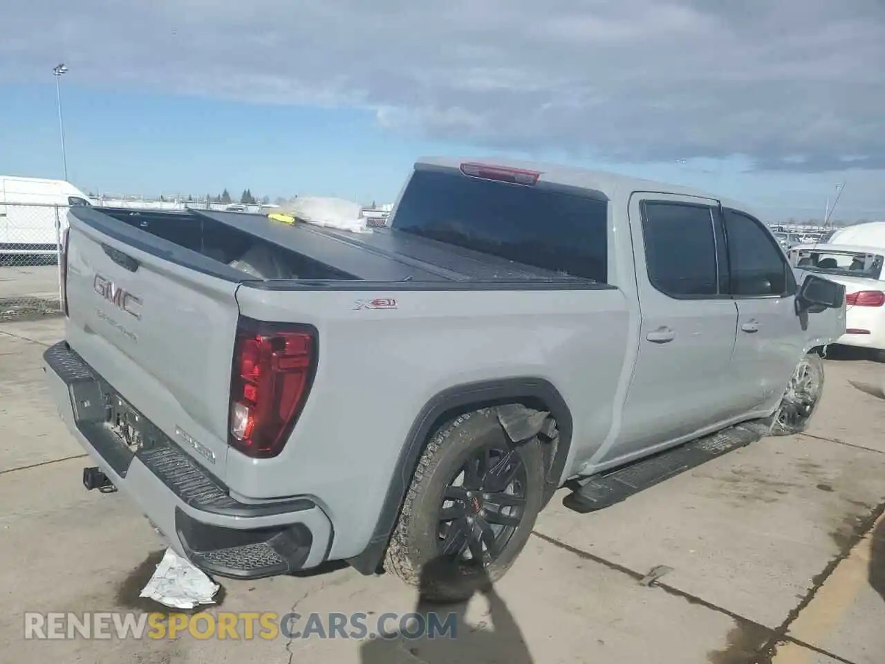 3 Фотография поврежденного автомобиля 3GTUUCED6RG256042 GMC SIERRA 2024