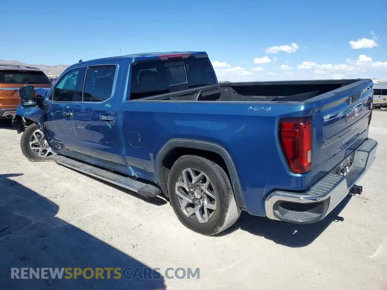 2 fotografías del automóvil dañado 3GTUUDE89RG201030 GMC SIERRA 2024