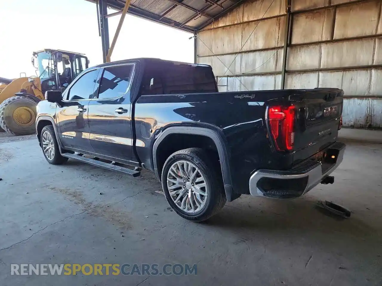 2 Photograph of a damaged car 3GTUUDED5RG460725 GMC SIERRA 2024