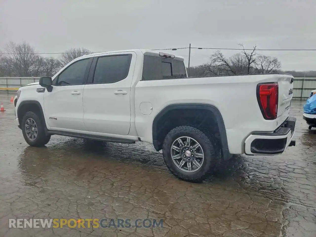 2 Photograph of a damaged car 3GTUUEEL0RG335774 GMC SIERRA 2024