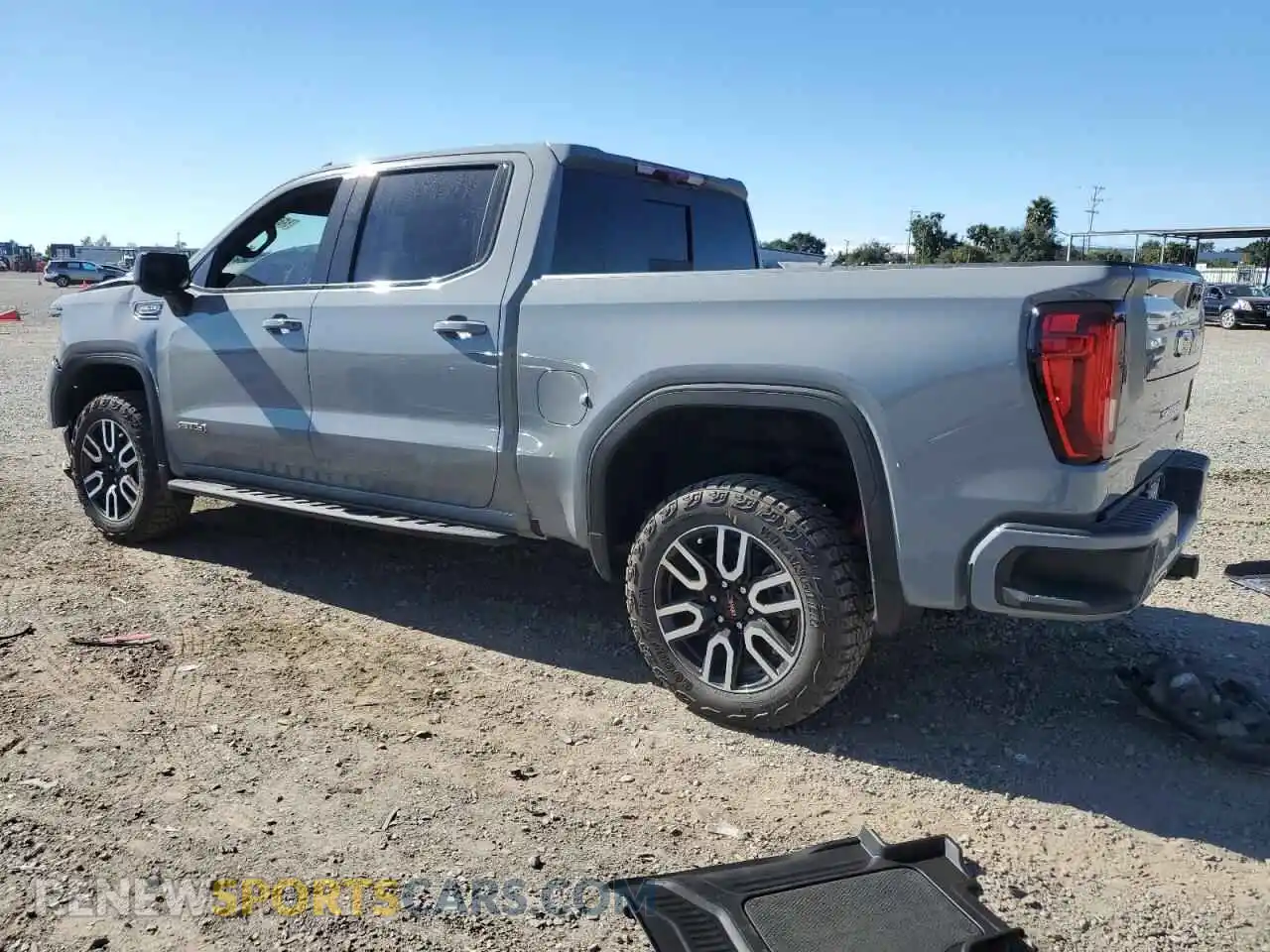 2 Photograph of a damaged car 3GTUUEEL7RG361627 GMC SIERRA 2024