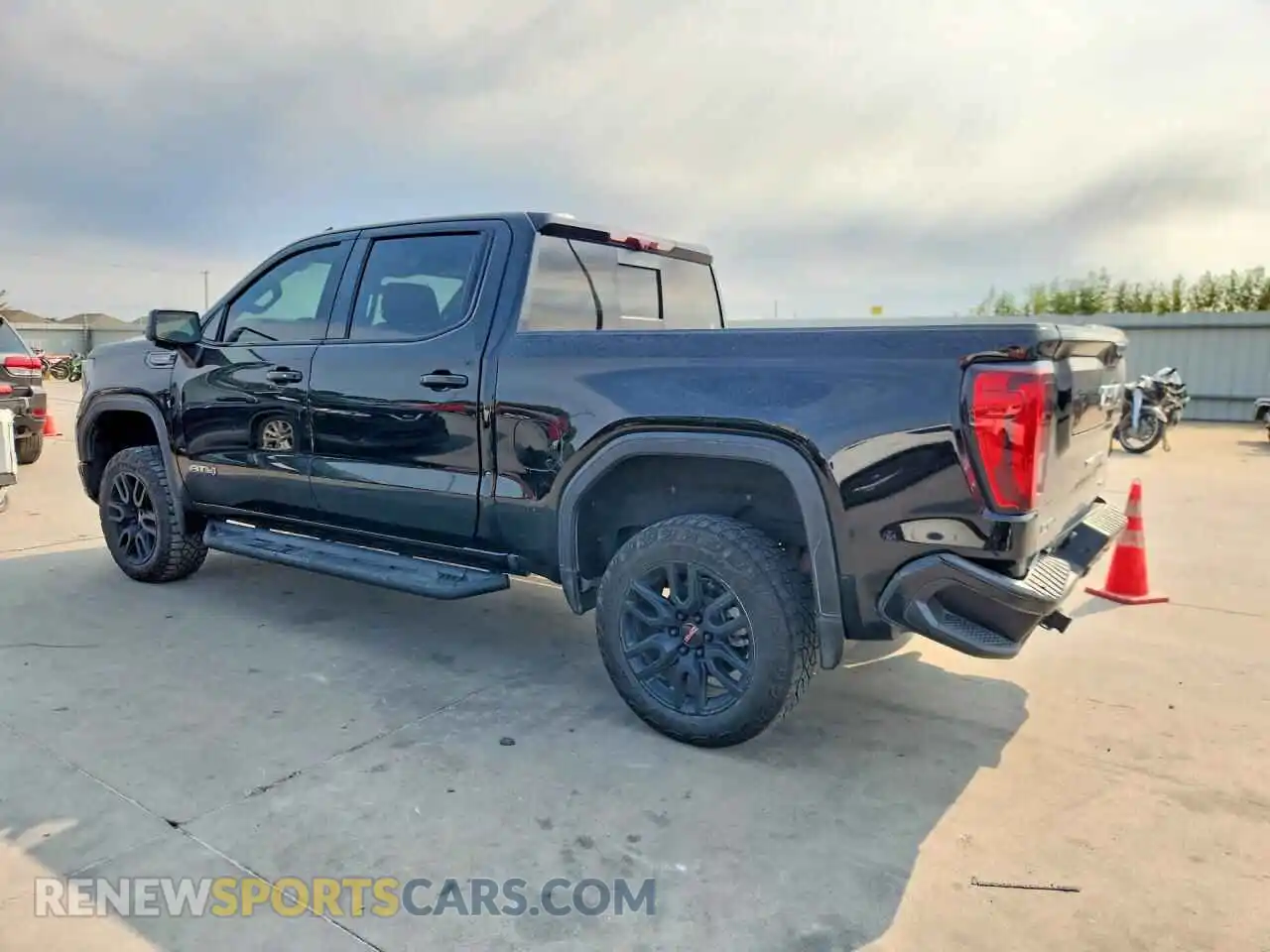 2 Фотография поврежденного автомобиля 3GTUUEEL7RG380551 GMC SIERRA 2024