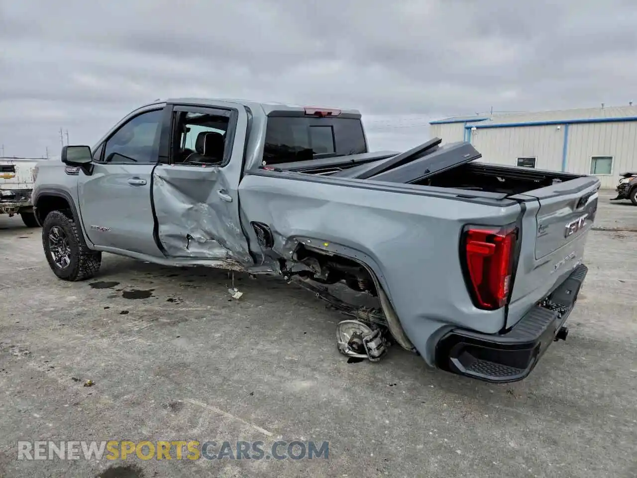 2 fotografías del automóvil dañado 3GTUUFEL6RG241338 GMC SIERRA 2024