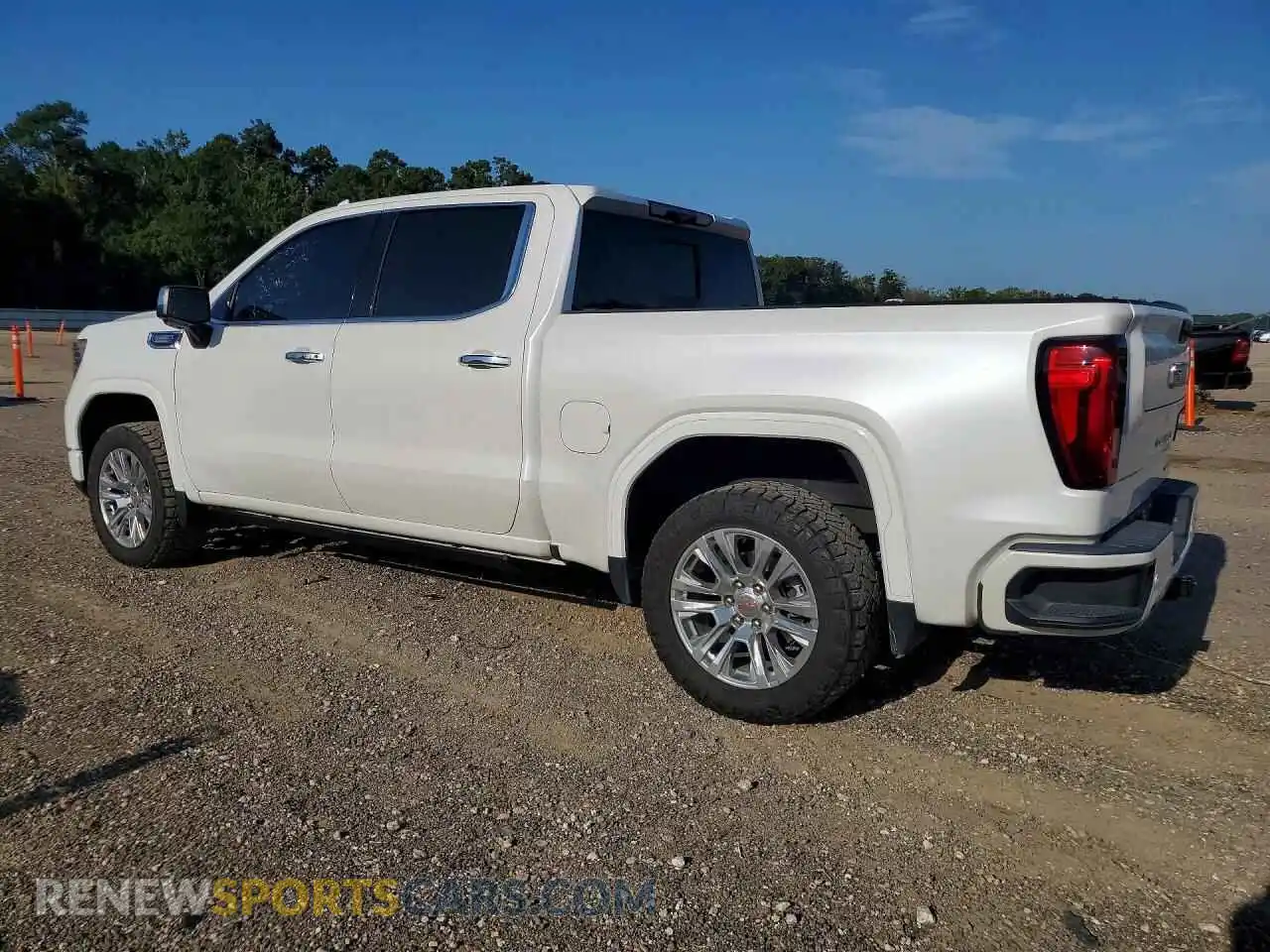 2 Photograph of a damaged car 3GTUUGE89RG205449 GMC SIERRA 2024