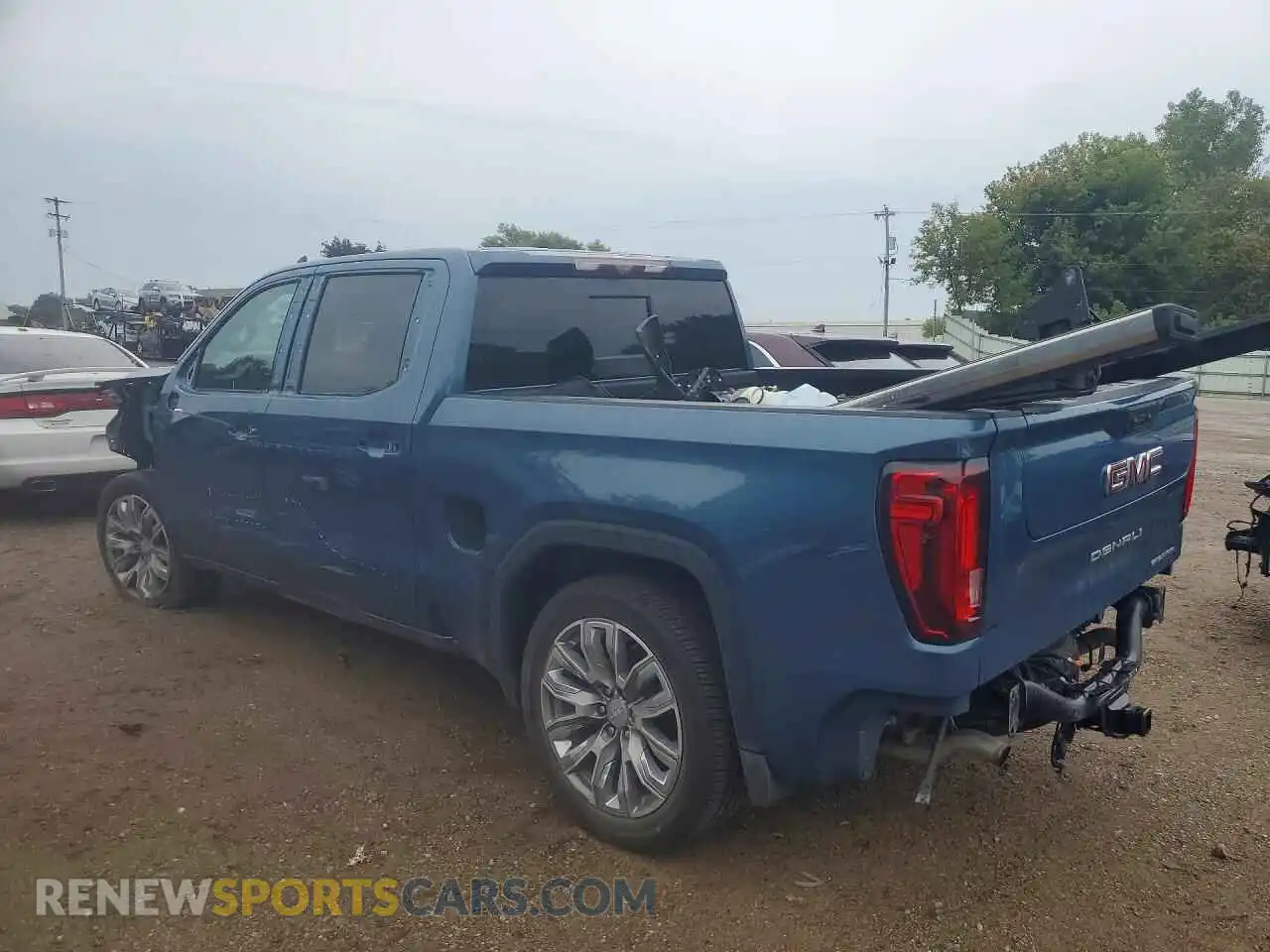 2 Photograph of a damaged car 3GTUUGED1RG286301 GMC SIERRA 2024