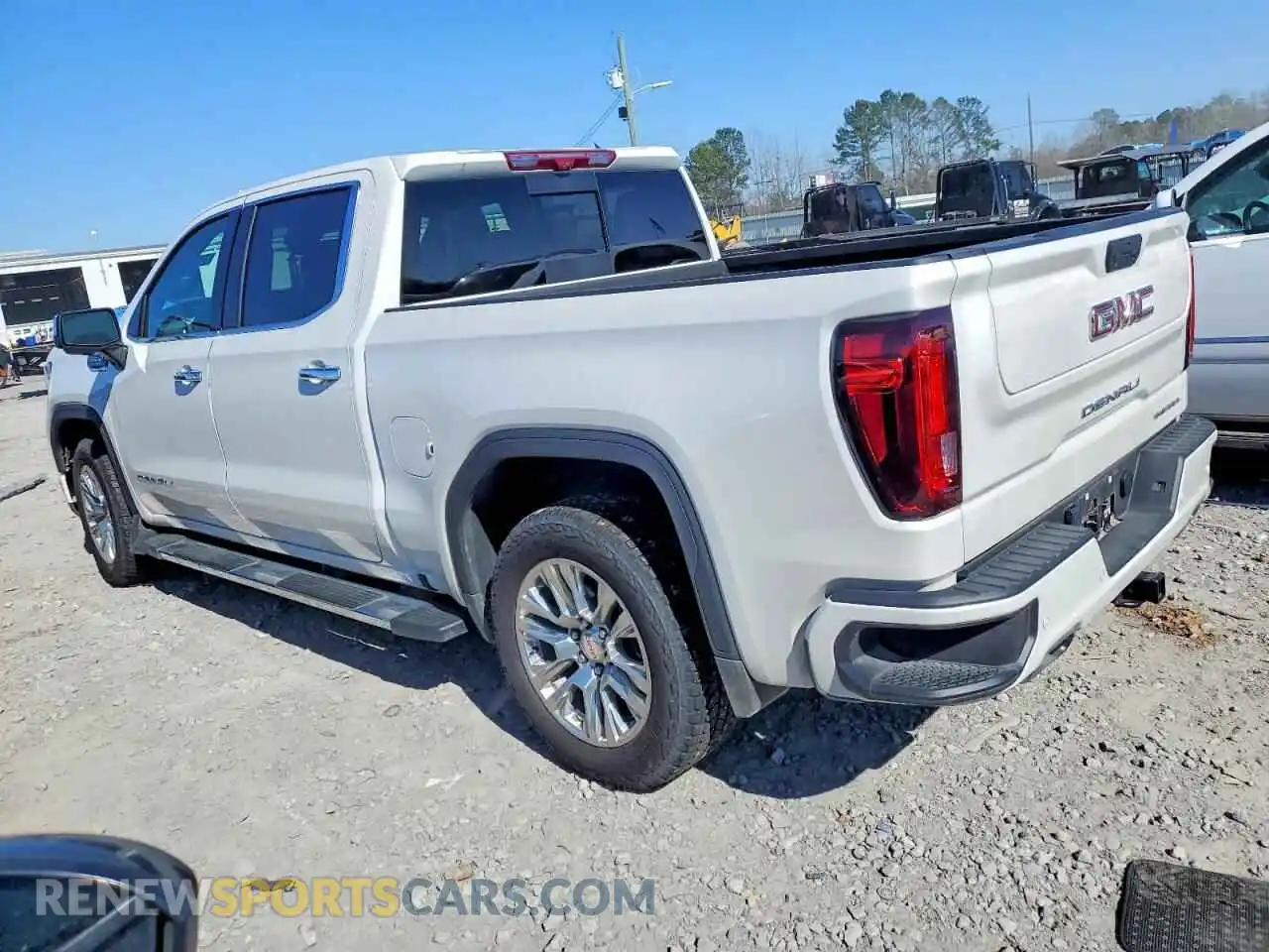2 Photograph of a damaged car 3GTUUGED5RG315976 GMC SIERRA 2024