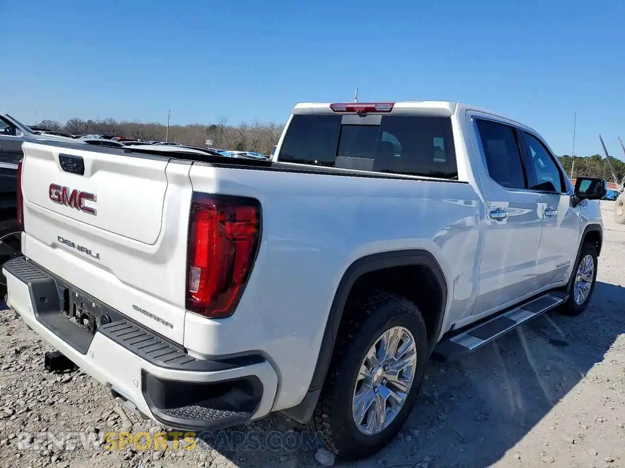 3 Photograph of a damaged car 3GTUUGED5RG315976 GMC SIERRA 2024