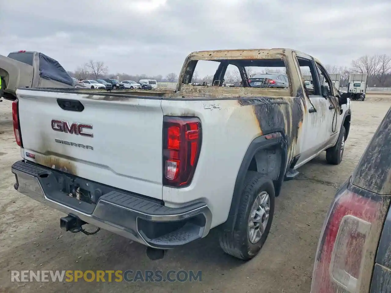 3 Photograph of a damaged car 1GT4ULEY0SF239859 GMC SIERRA 2025