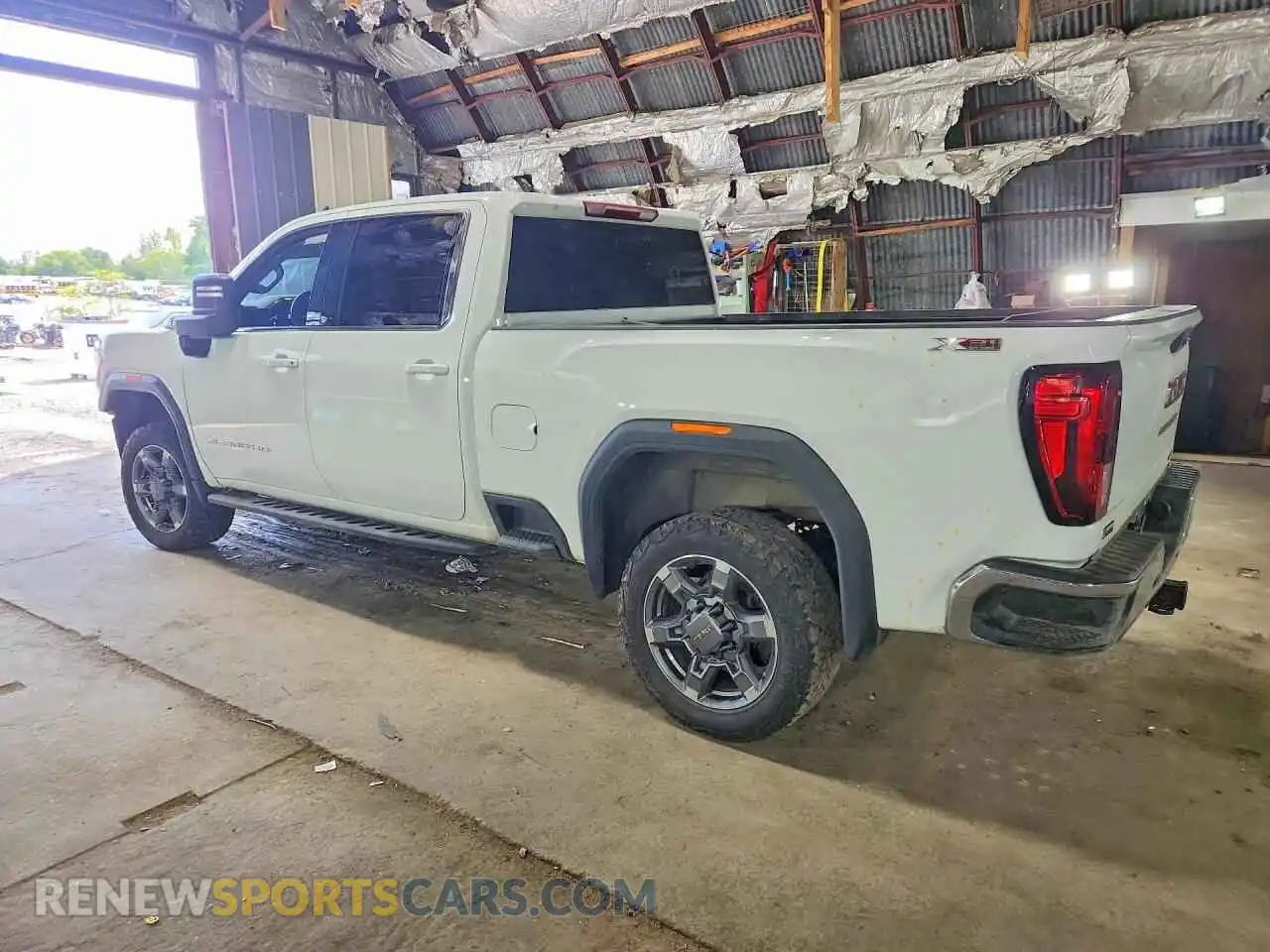 2 Photograph of a damaged car 1GT4UME75SF340490 GMC SIERRA 2025