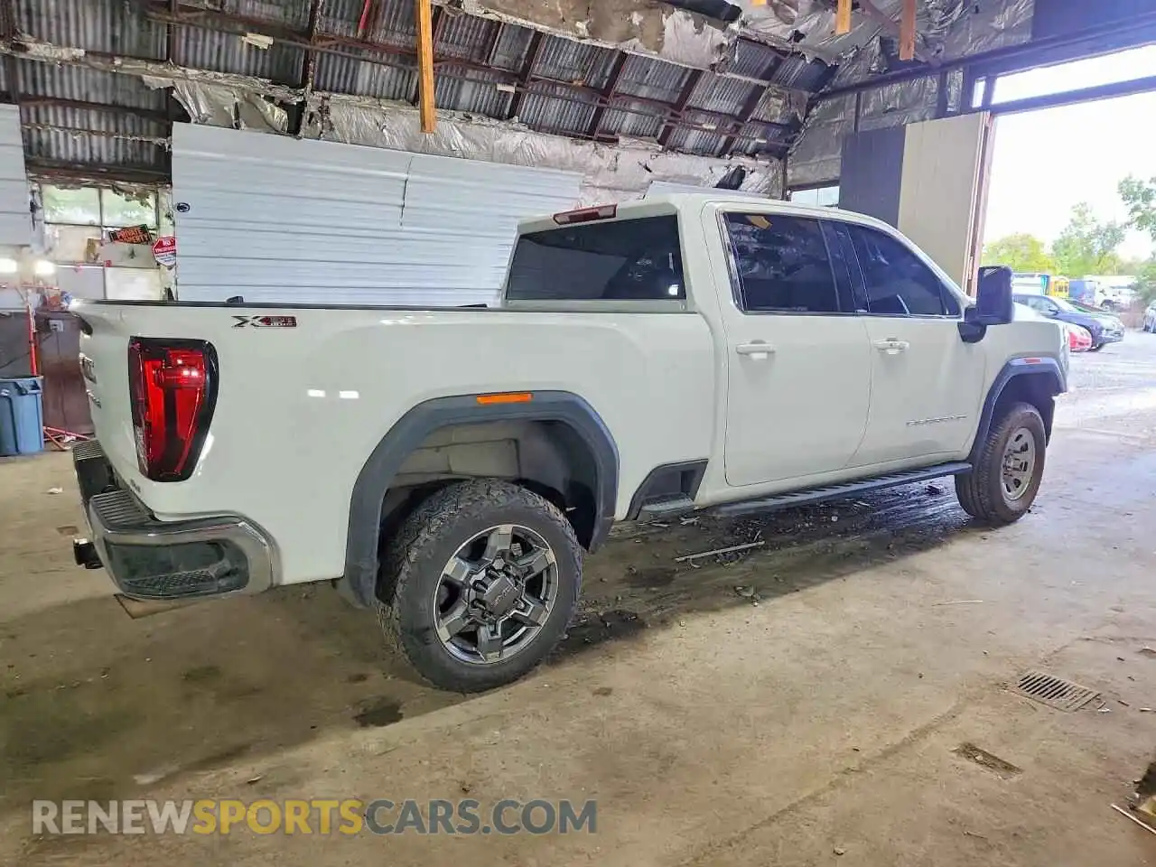 3 Photograph of a damaged car 1GT4UME75SF340490 GMC SIERRA 2025