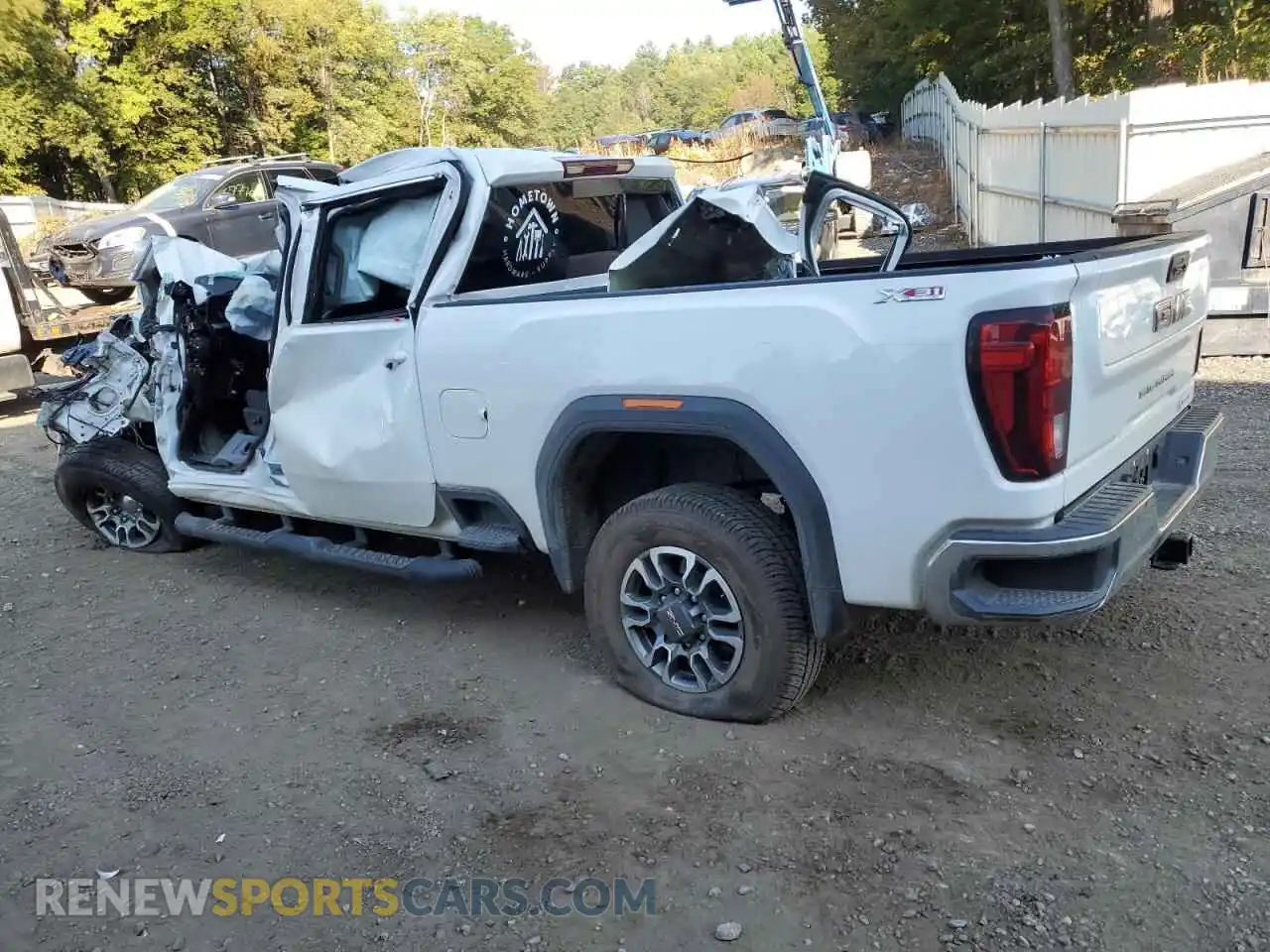 2 Photograph of a damaged car 1GT4UME76SF222383 GMC SIERRA 2025