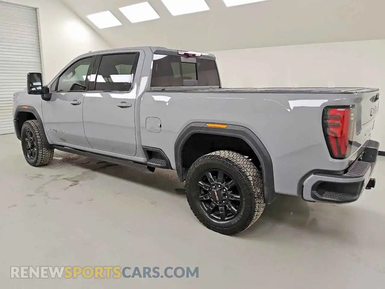 2 Photograph of a damaged car 1GT4UPEY1SF124257 GMC SIERRA 2025