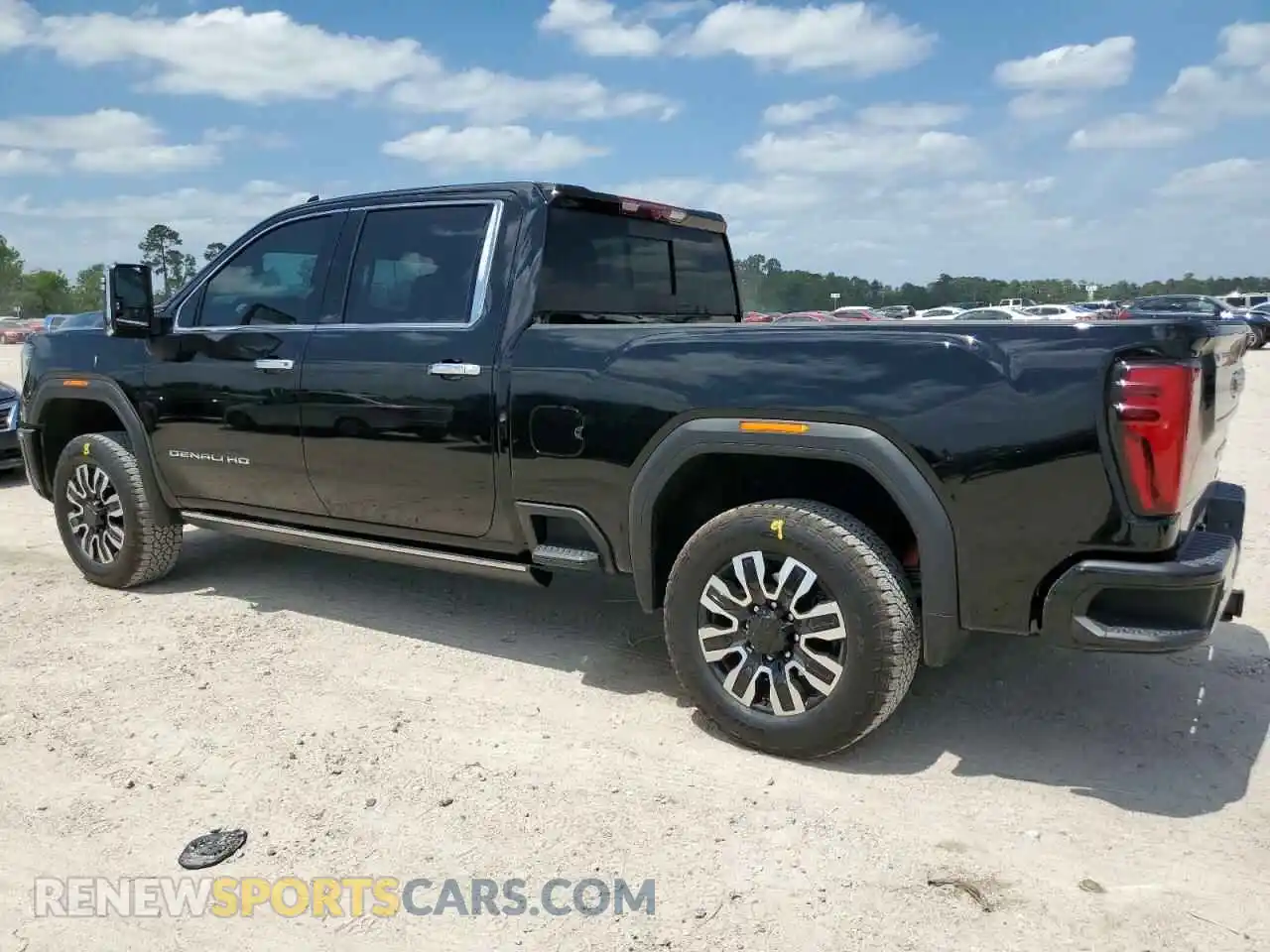 2 Фотография поврежденного автомобиля 1GT4UXEY5SF105971 GMC SIERRA 2025