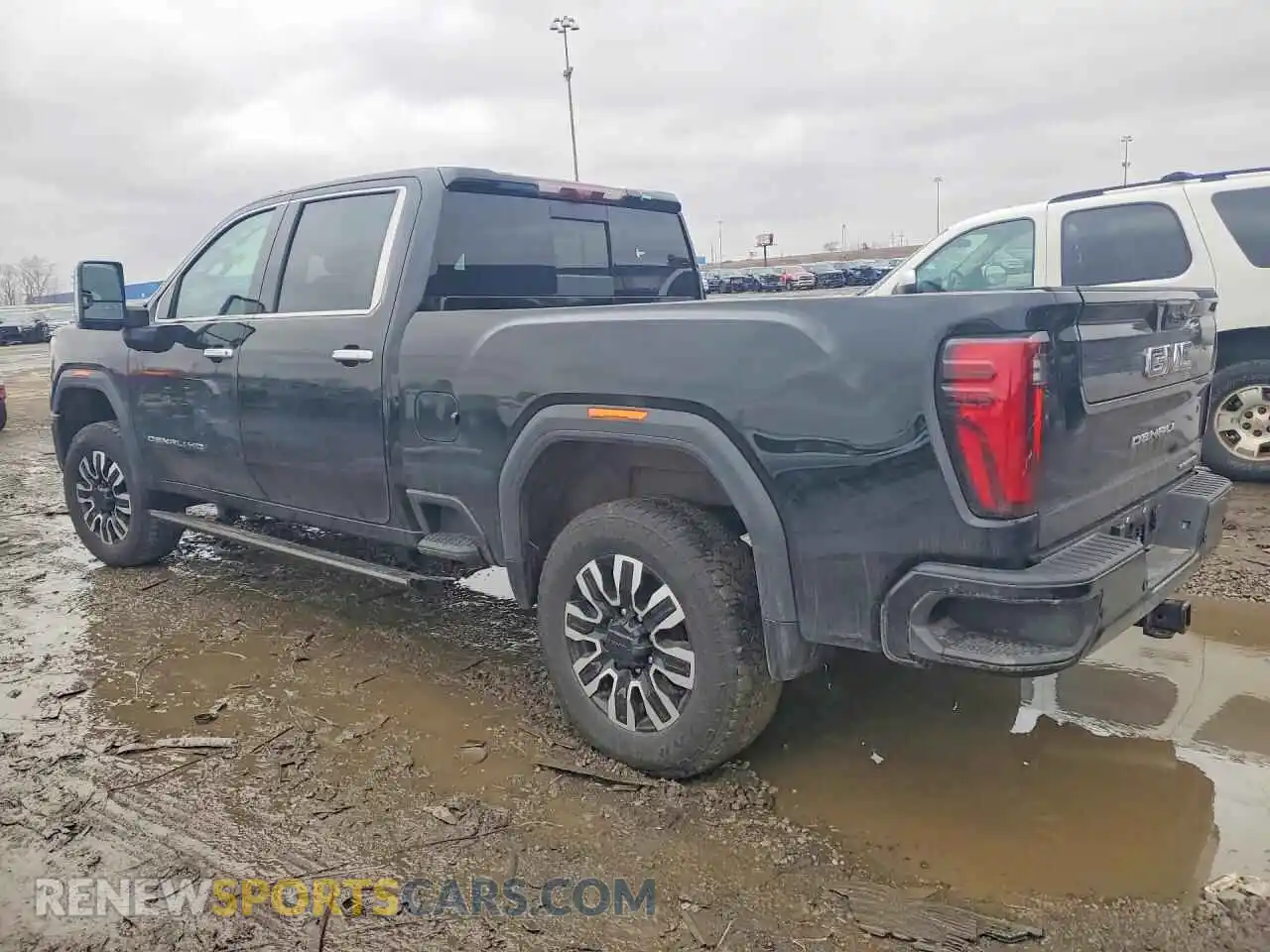 2 Photograph of a damaged car 1GT4UXEYXSF151232 GMC SIERRA 2025