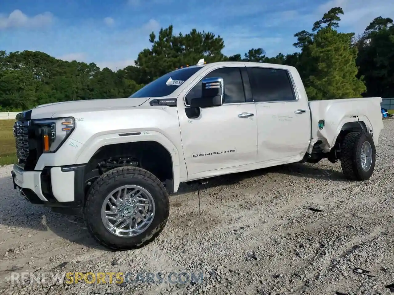1 Photograph of a damaged car 1GT4UXEYXSF290924 GMC SIERRA 2025