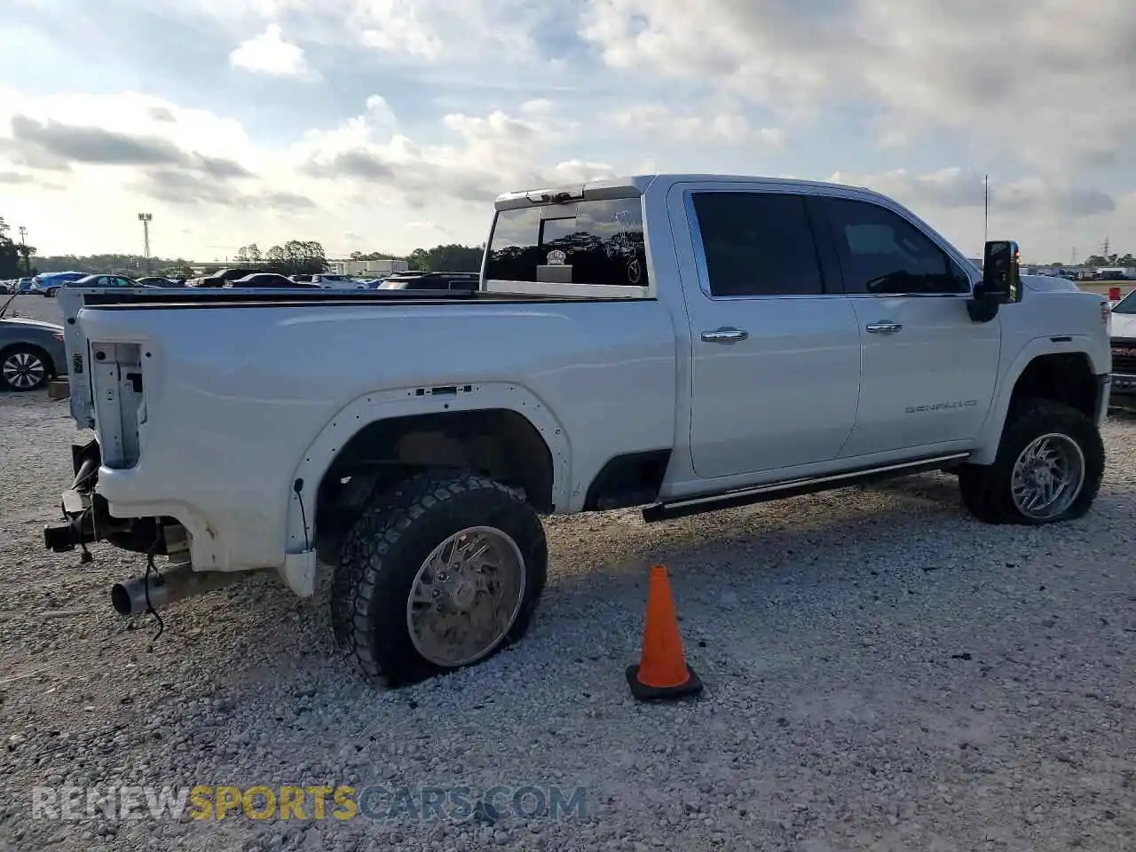 3 Photograph of a damaged car 1GT4UXEYXSF290924 GMC SIERRA 2025