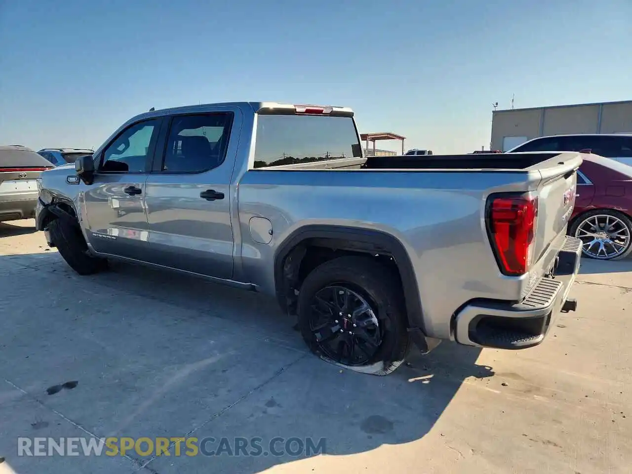 2 fotografías del automóvil dañado 1GTPHAEK2SZ264360 GMC SIERRA 2025