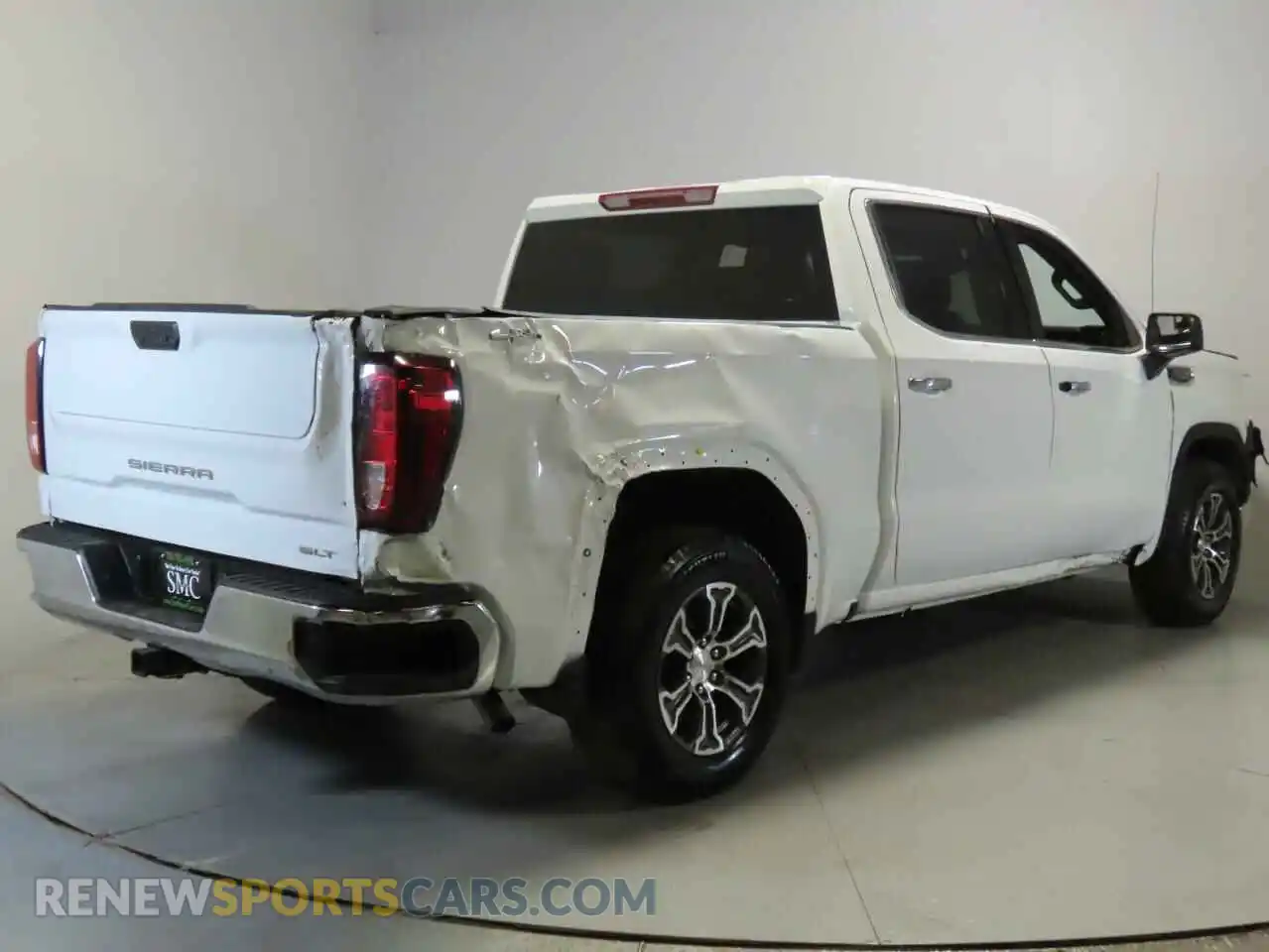 2 Photograph of a damaged car 1GTUUDED6SZ117640 GMC SIERRA 2025