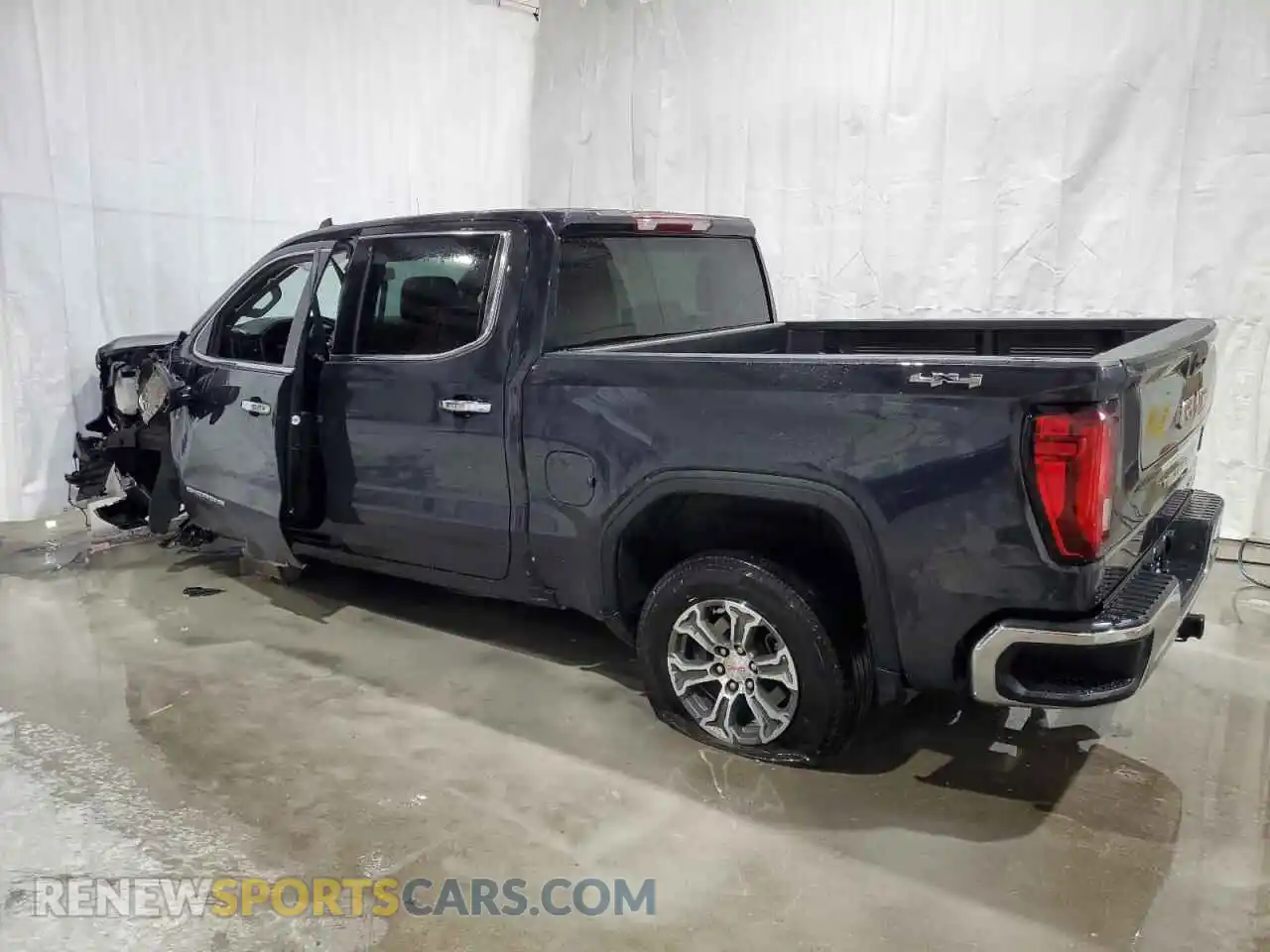 2 fotografías del automóvil dañado 1GTUUDEDXSZ176805 GMC SIERRA 2025
