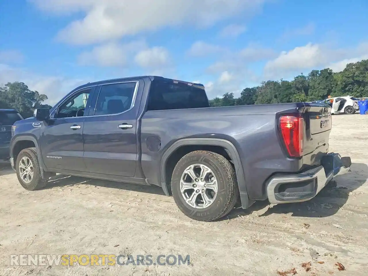 2 fotografías del automóvil dañado 3GTPHDED2SG245178 GMC SIERRA 2025