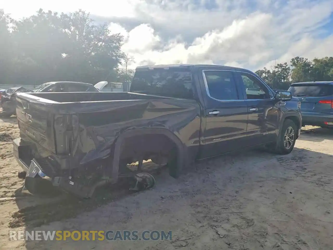 3 fotografías del automóvil dañado 3GTPHDED2SG245178 GMC SIERRA 2025