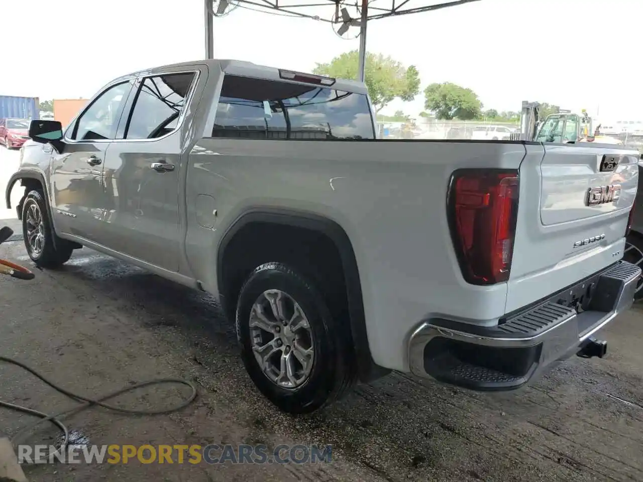 2 Photograph of a damaged car 3GTPHDED3SG245903 GMC SIERRA 2025