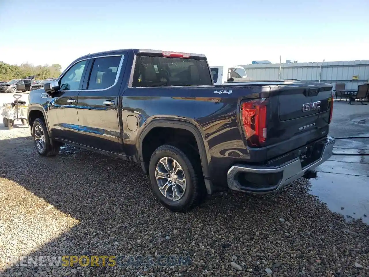 2 Photograph of a damaged car 3GTUUDED6SG373907 GMC SIERRA 2025