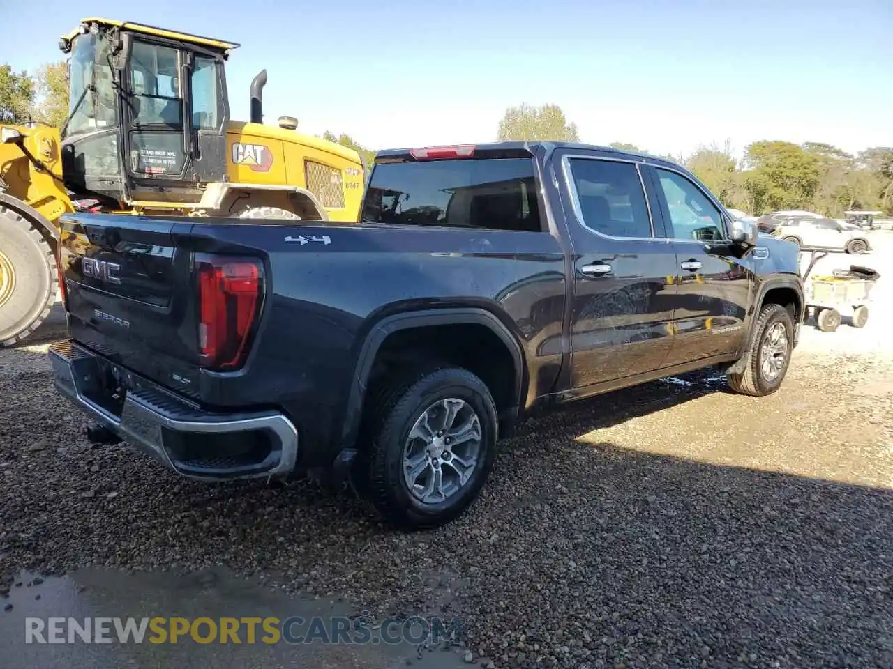 3 Photograph of a damaged car 3GTUUDED6SG373907 GMC SIERRA 2025