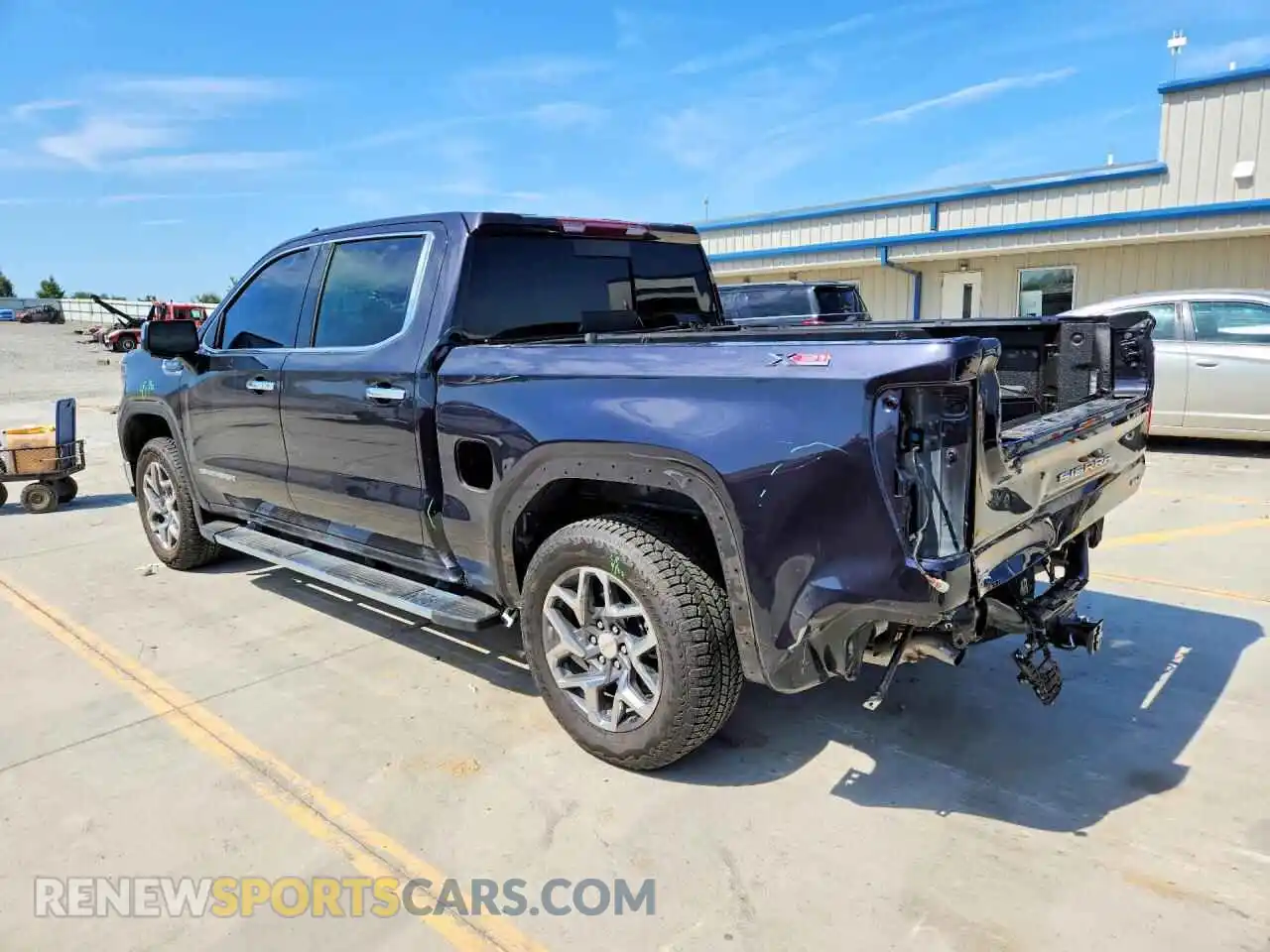 2 fotografías del automóvil dañado 3GTUUDED7SG369901 GMC SIERRA 2025