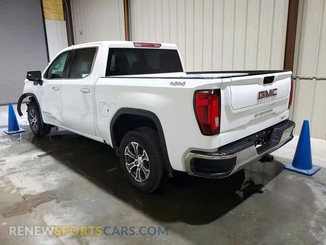 2 fotografías del automóvil dañado 1GTUUDED2TZ313849 GMC SIERRA 2026