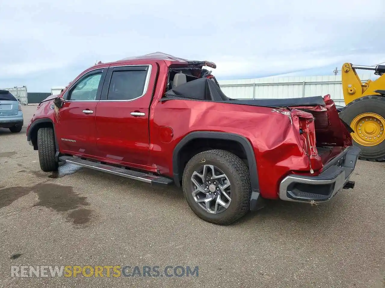 2 fotografías del automóvil dañado 3GTUUDED0TG103704 GMC SIERRA 2026