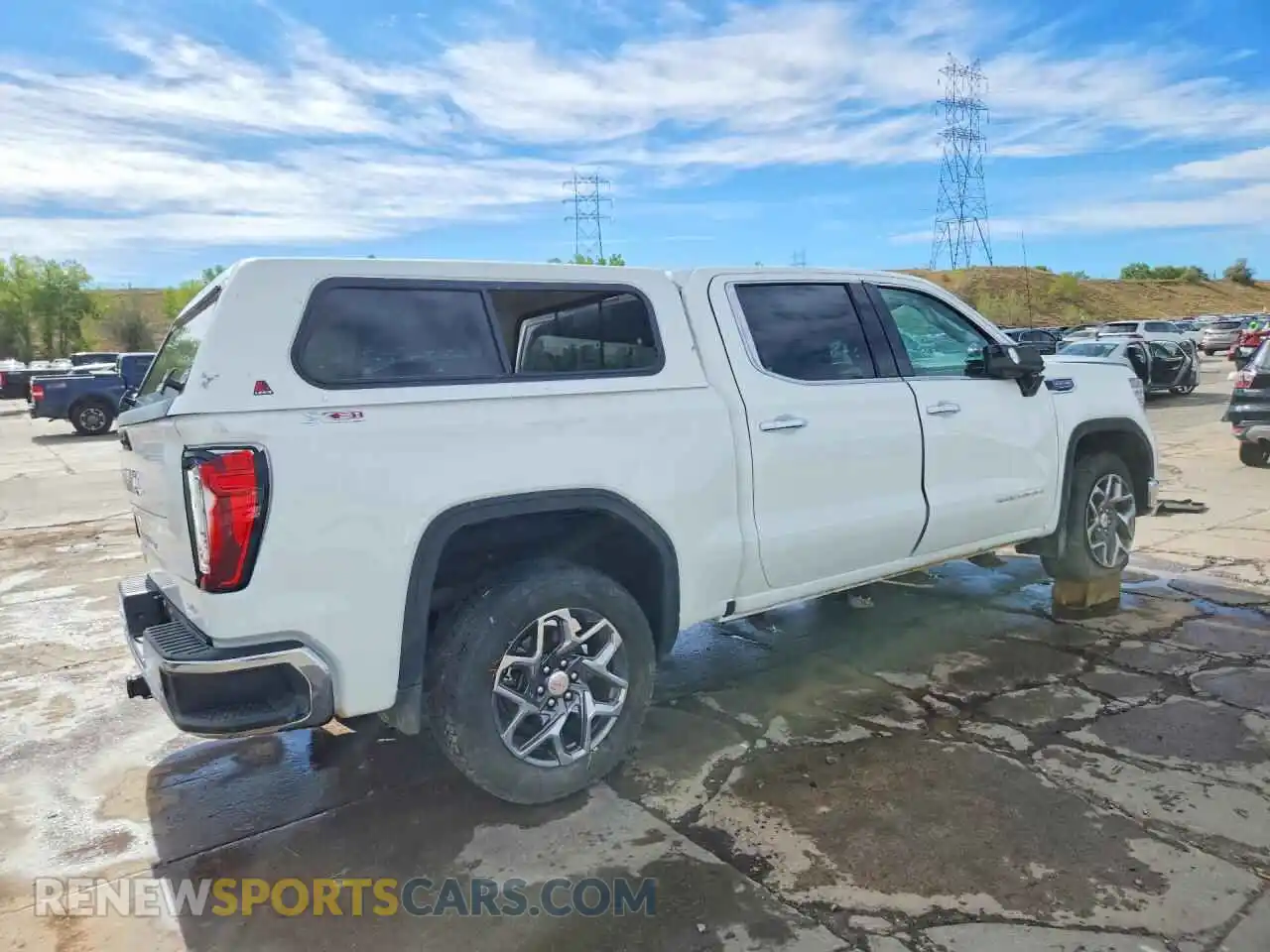 3 Фотография поврежденного автомобиля 3GTUUDED4TG331415 GMC SIERRA 2026