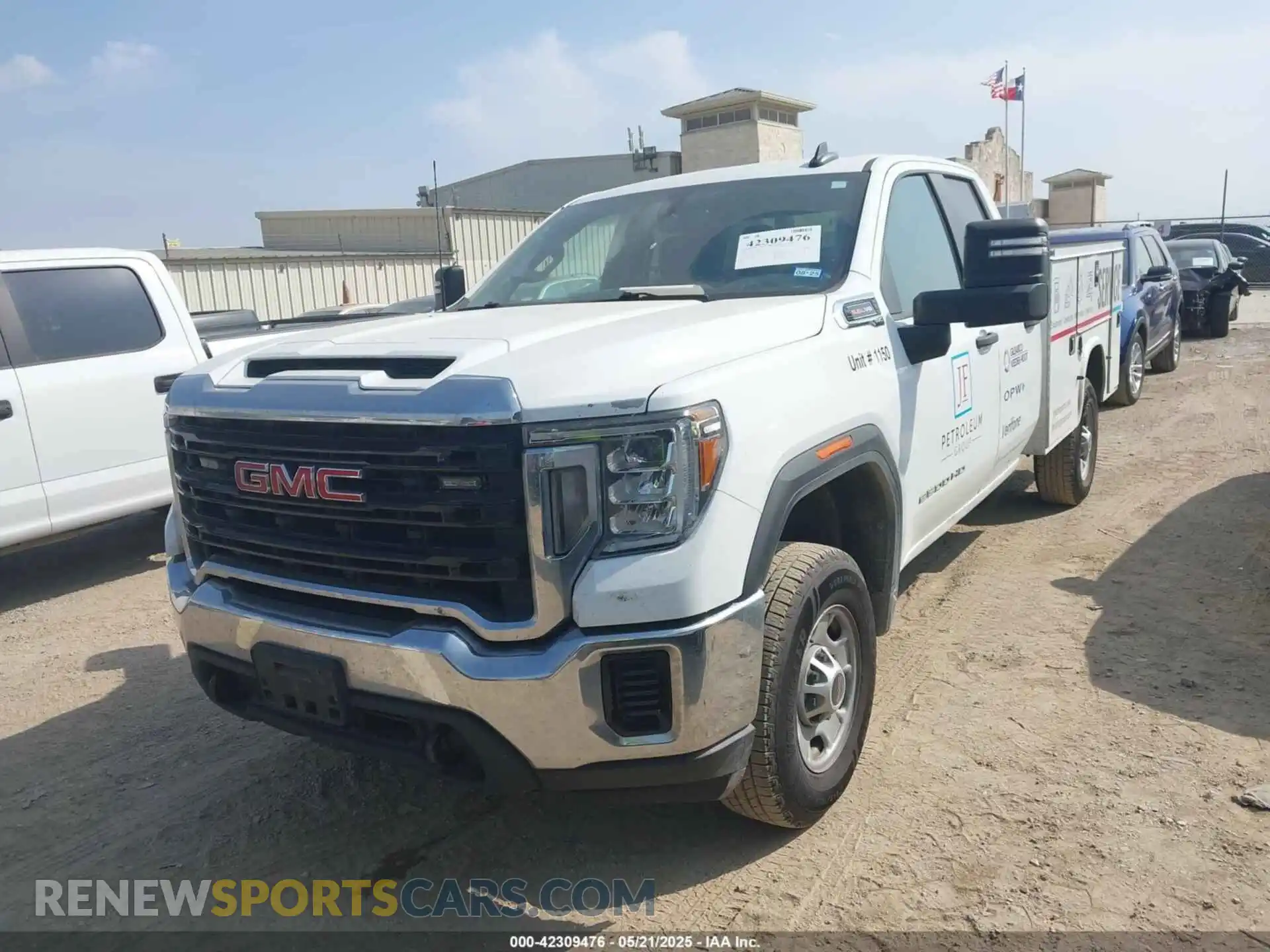 2 Фотография поврежденного автомобиля 1GD58LE71LF315392 GMC SIERRA 2500HD 2020