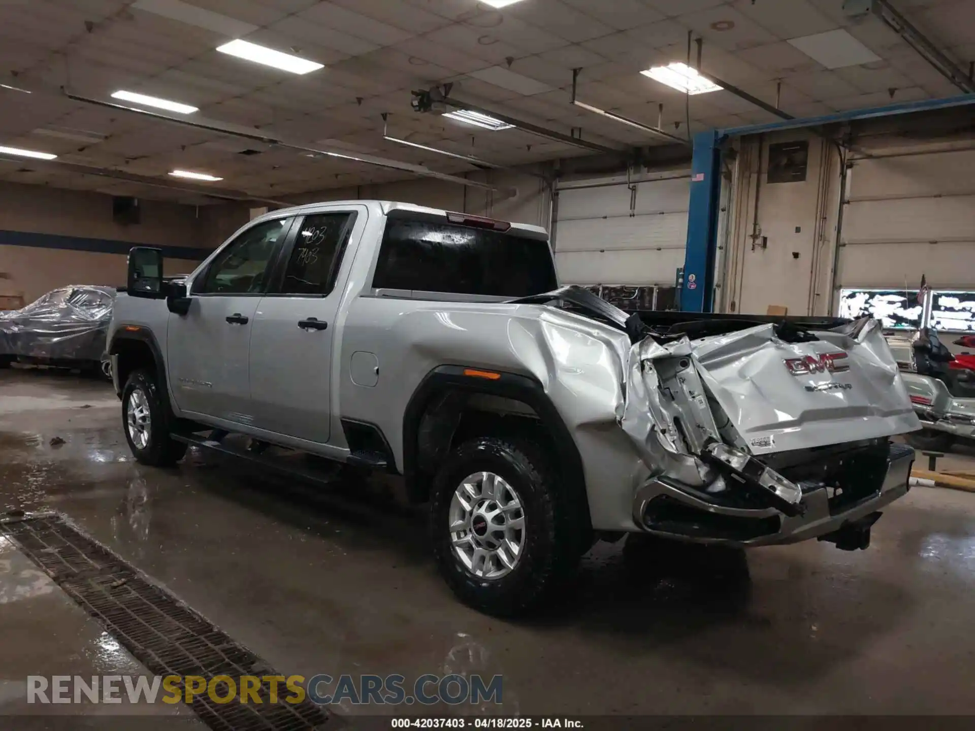 3 Photograph of a damaged car 1GT59LE70LF241769 GMC SIERRA 2500HD 2020