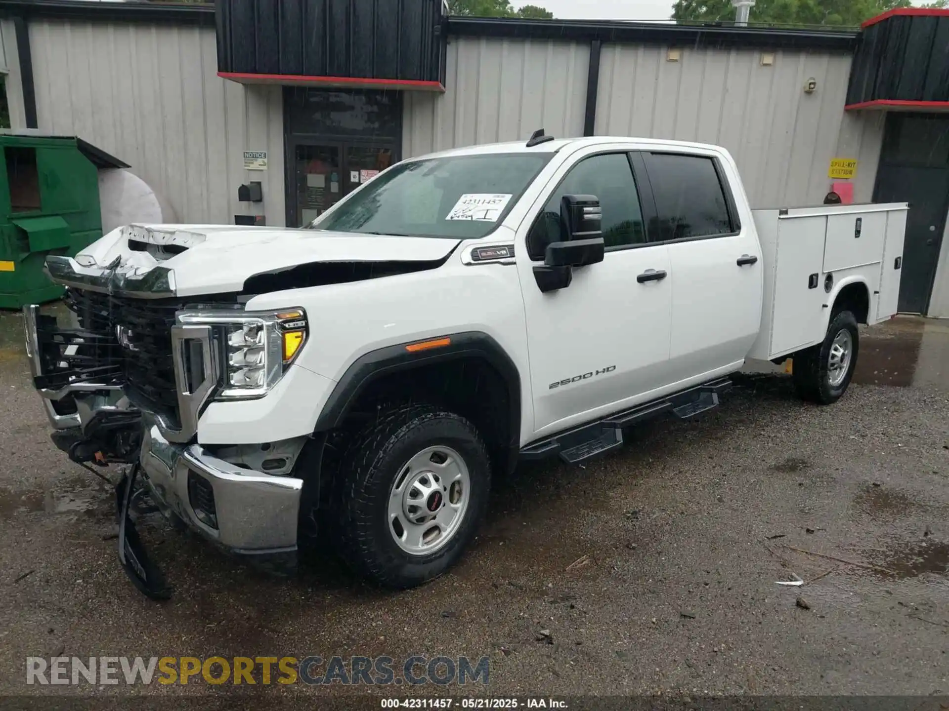 2 Photograph of a damaged car 1GD19LE74MF104393 GMC SIERRA 2500HD 2021