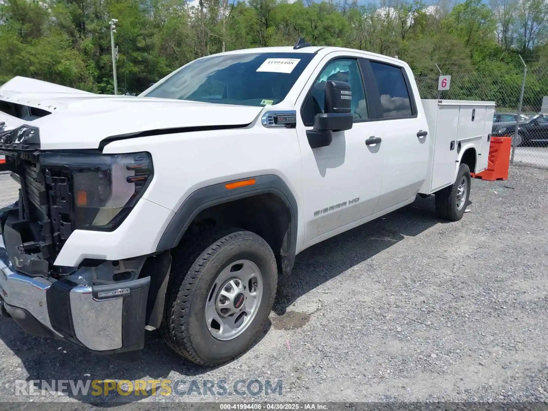 2 Photograph of a damaged car 1GD19LE71RF377220 GMC SIERRA 2500HD 2024