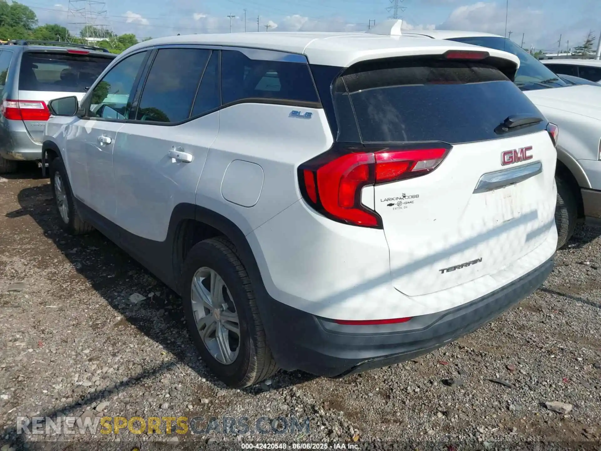 3 Photograph of a damaged car 3GKALMEV2KL290050 GMC TERRAIN 2019