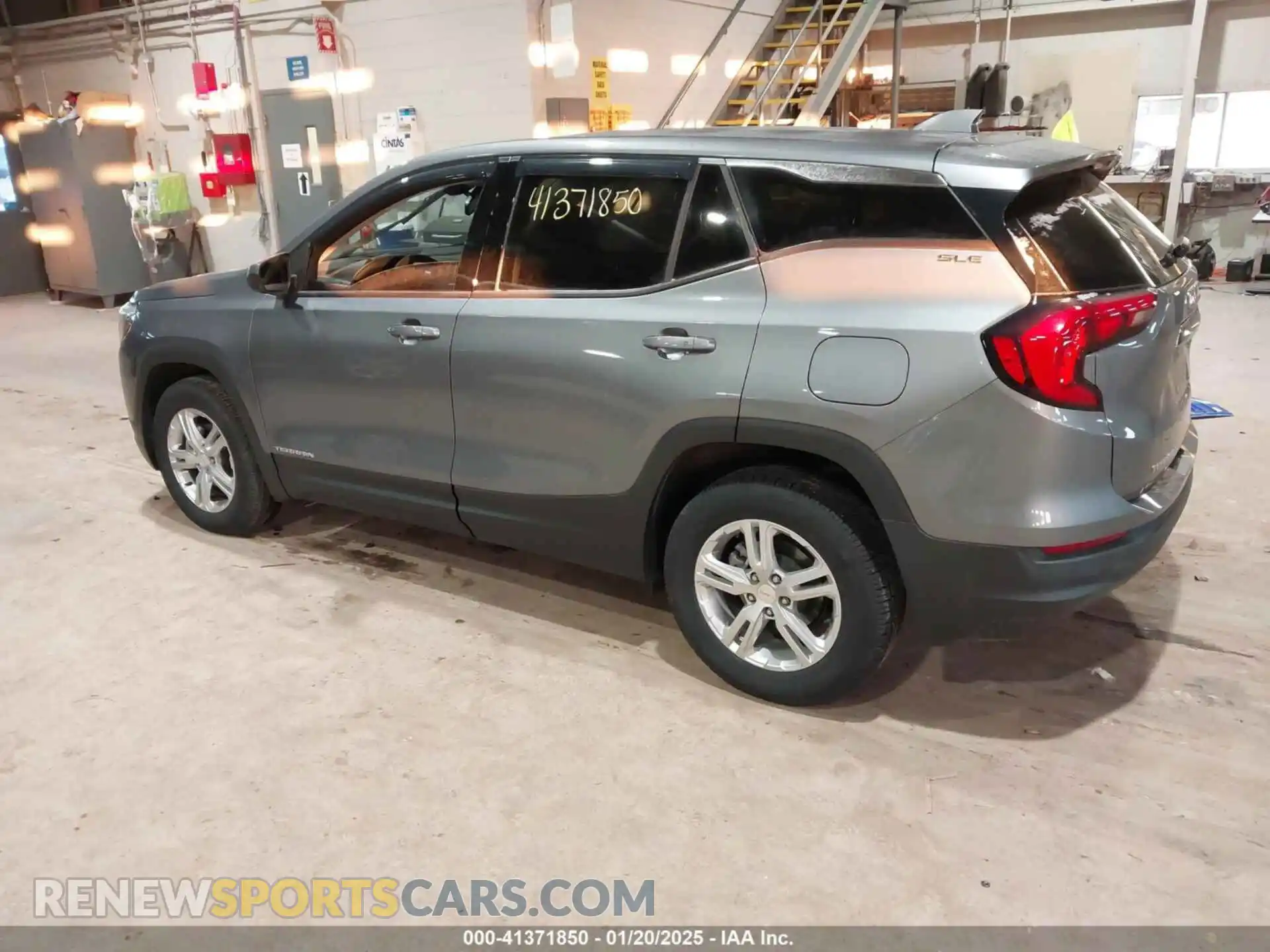 3 Photograph of a damaged car 3GKALMEV2KL304884 GMC TERRAIN 2019