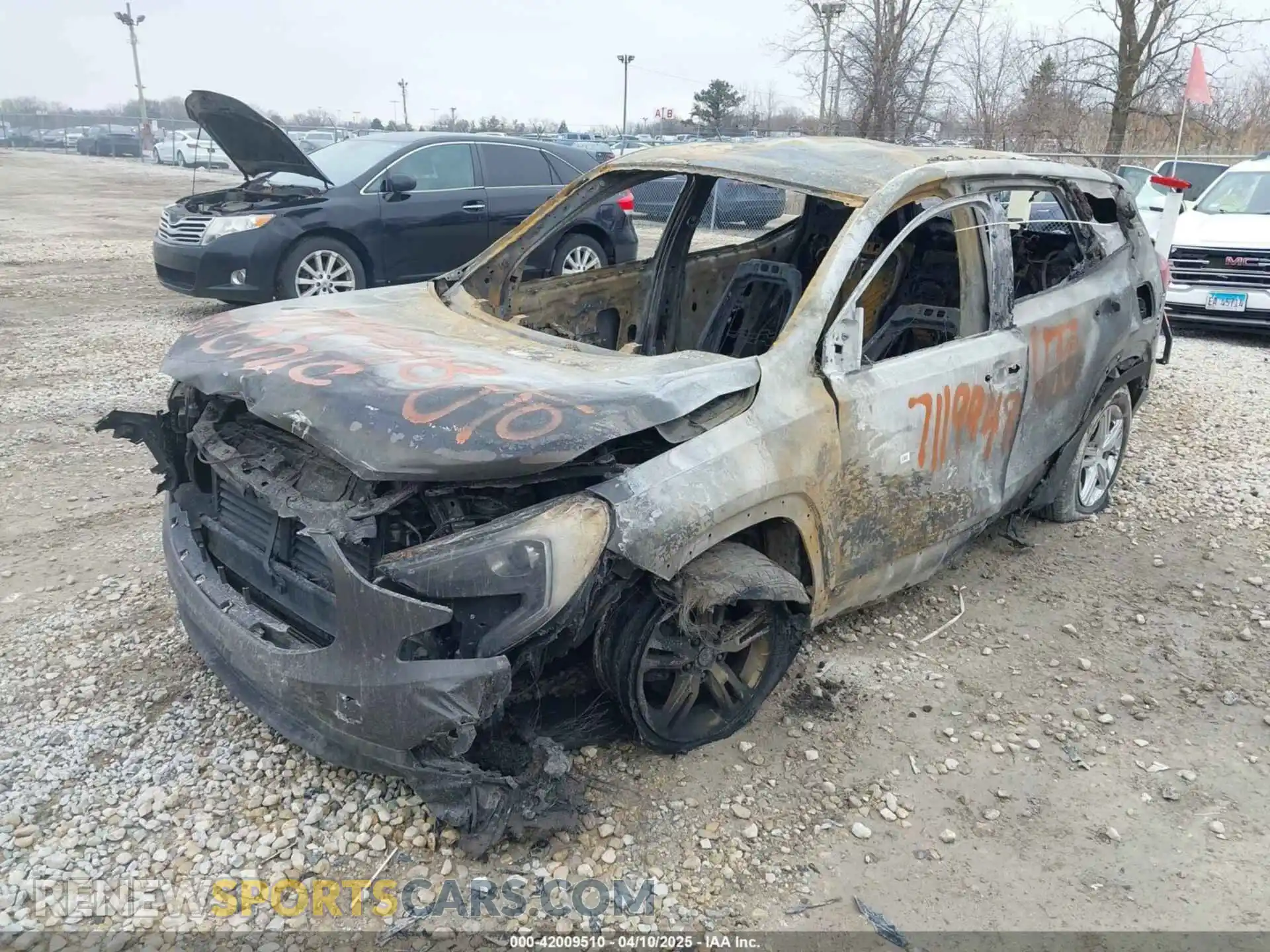 2 Photograph of a damaged car 3GKALMEV3KL178485 GMC TERRAIN 2019