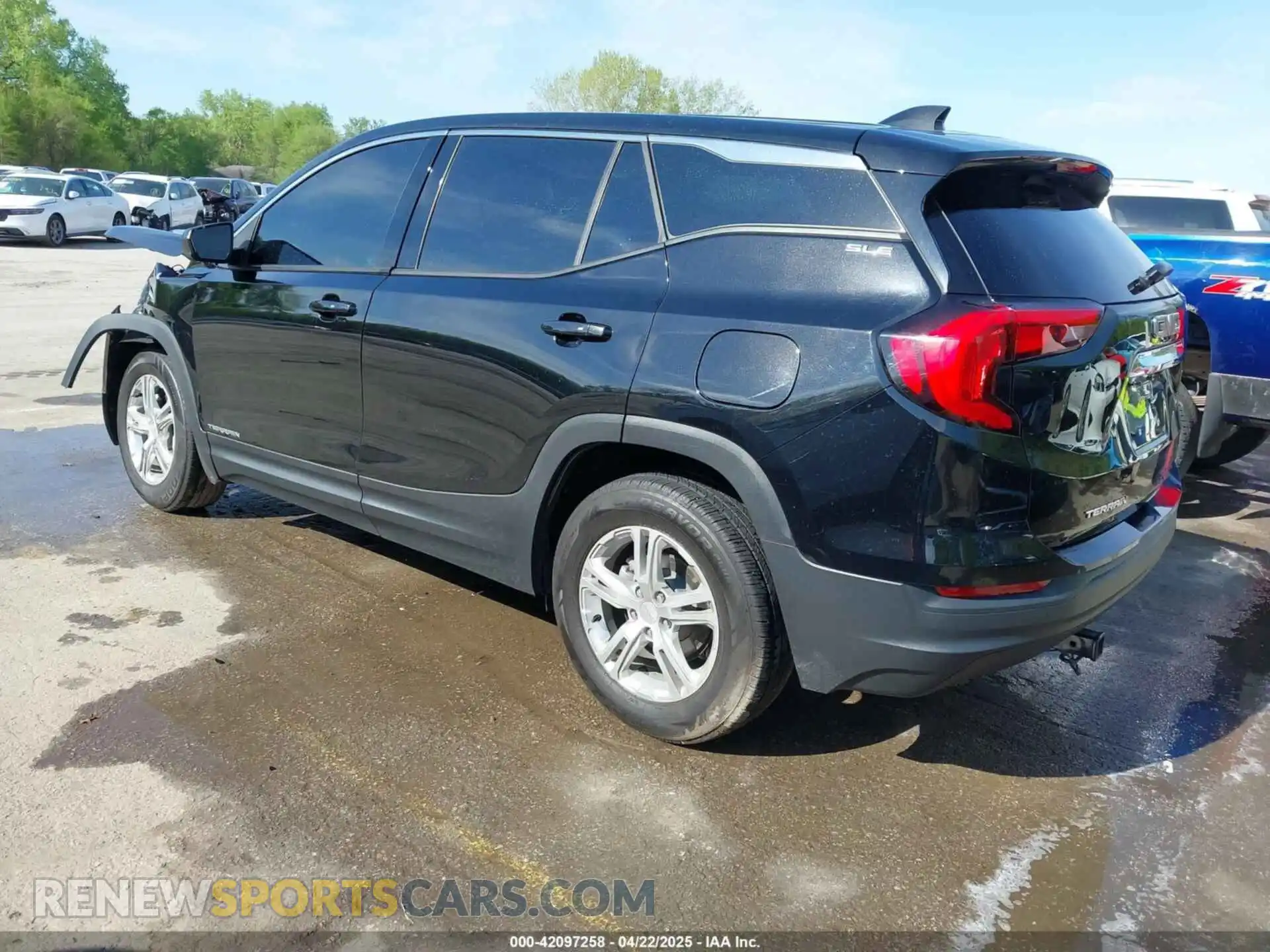 3 Photograph of a damaged car 3GKALMEV8KL207883 GMC TERRAIN 2019