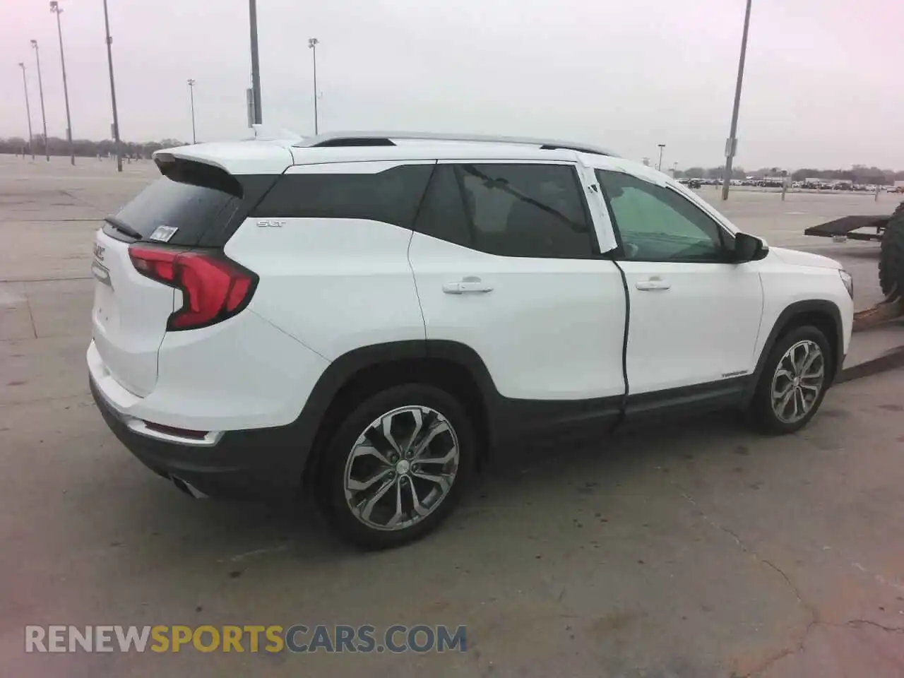 3 Photograph of a damaged car 3GKALPEX2KL218316 GMC TERRAIN 2019