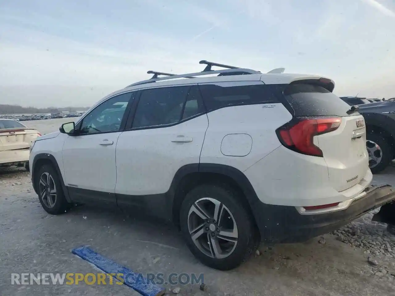 2 Photograph of a damaged car 3GKALVEV6KL305929 GMC TERRAIN 2019