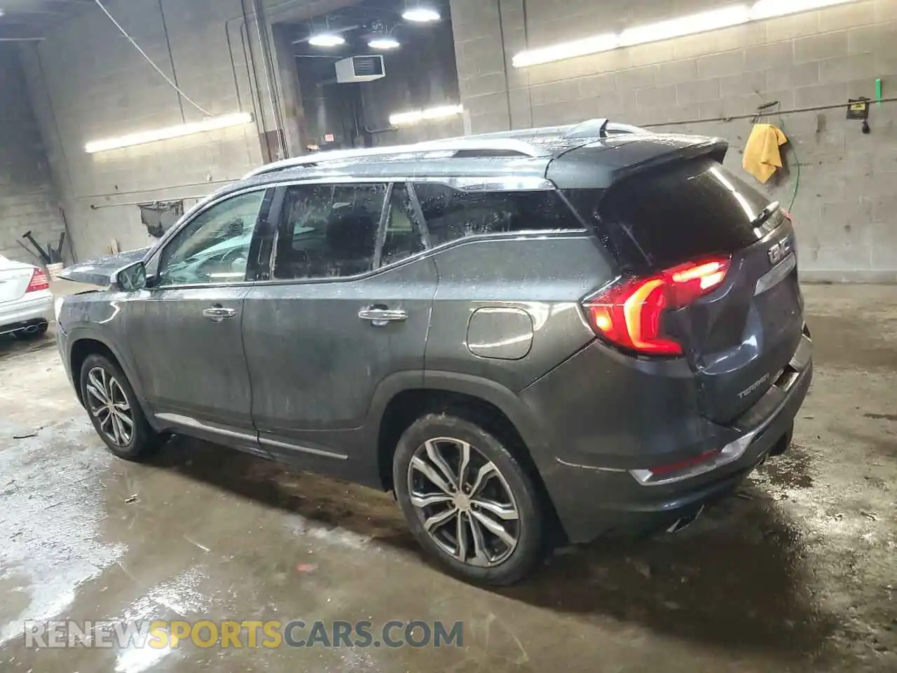 2 Photograph of a damaged car 3GKALXEX4KL262897 GMC TERRAIN 2019