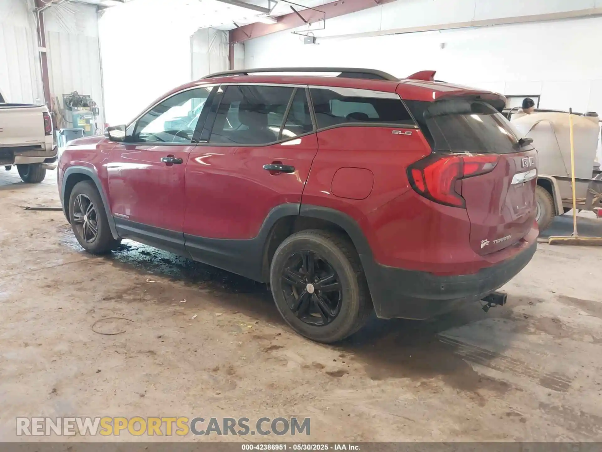 3 Photograph of a damaged car 3GKALMEV2LL102838 GMC TERRAIN 2020
