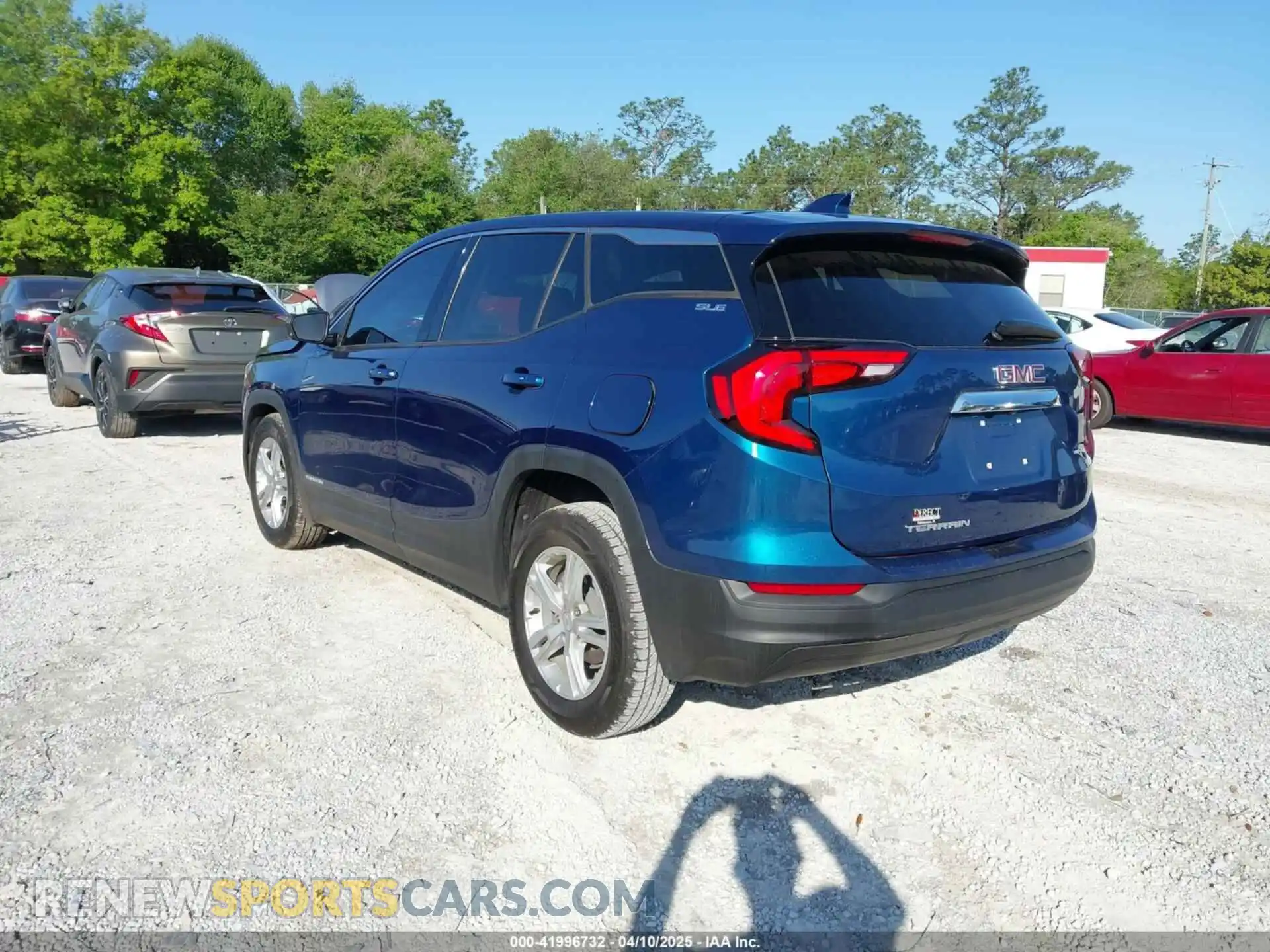 3 Photograph of a damaged car 3GKALMEV2LL104945 GMC TERRAIN 2020