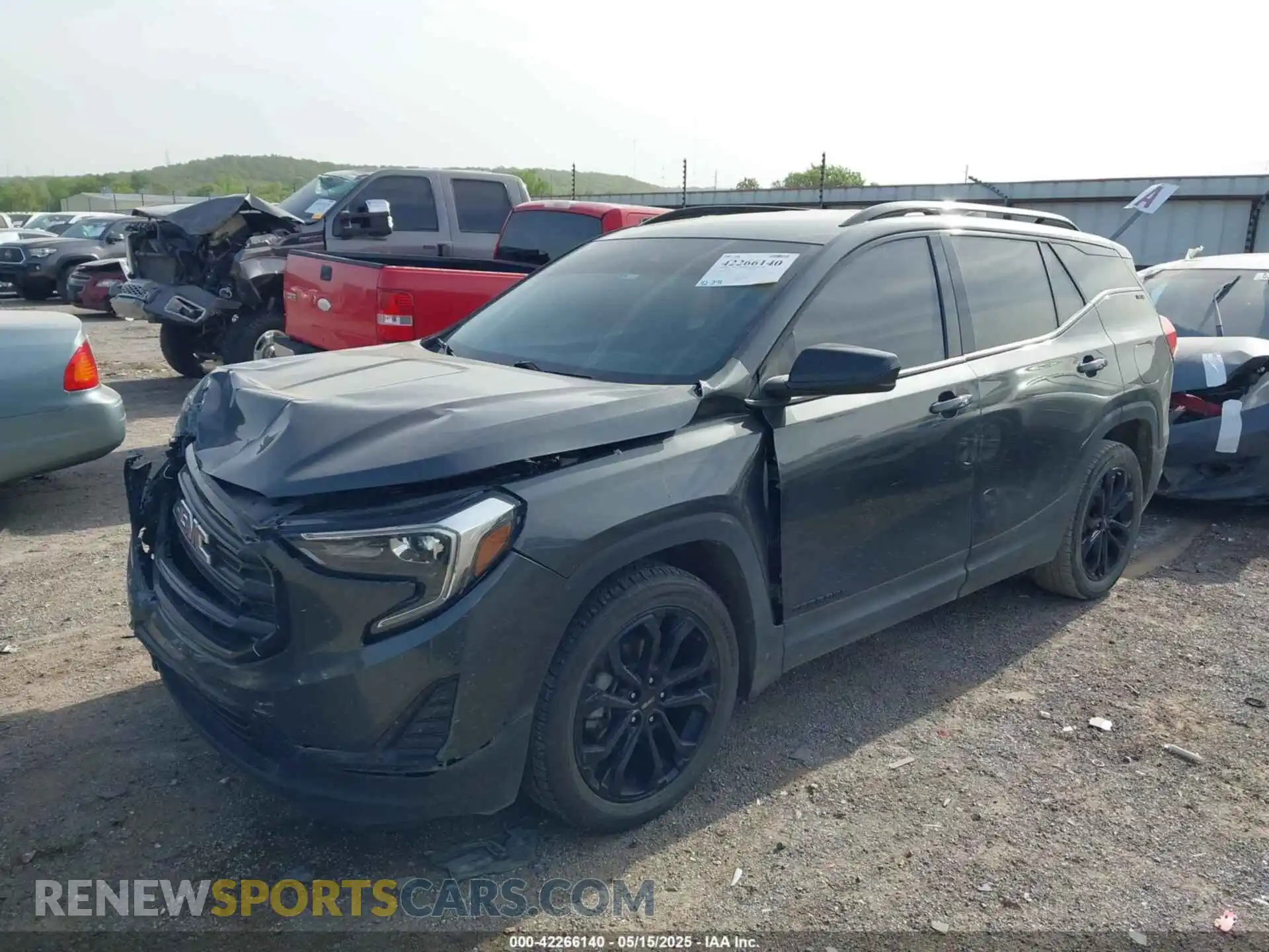 2 fotografías del automóvil dañado 3GKALMEV8LL186664 GMC TERRAIN 2020